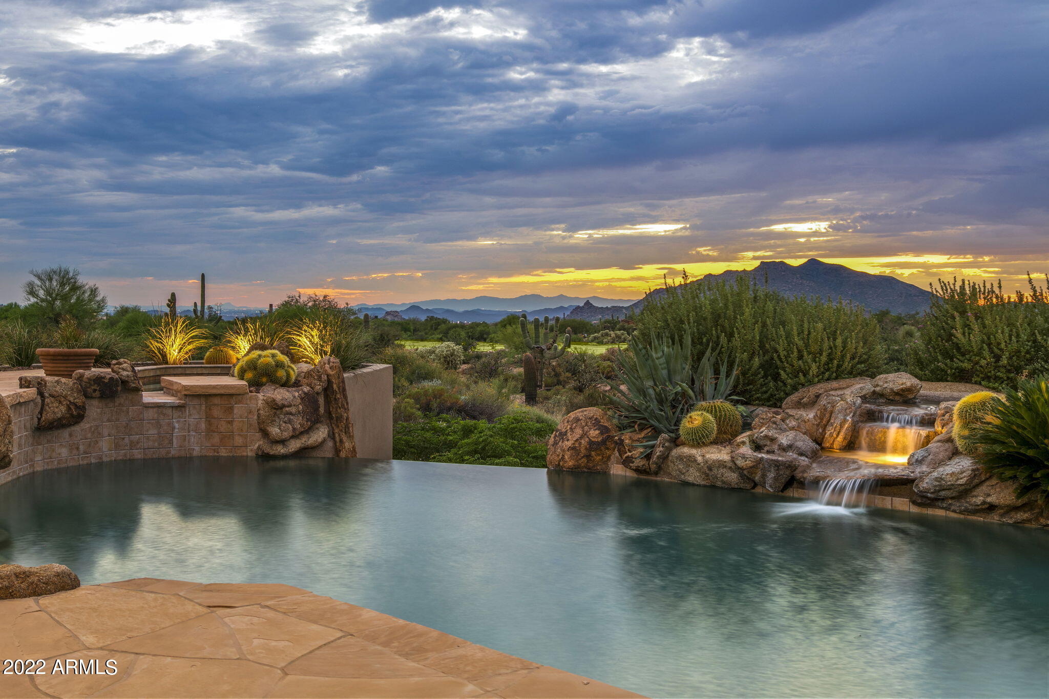 DESERT MOUNTAIN PHASE 1 UNIT 2 LOT 206-335 TR A - Residential