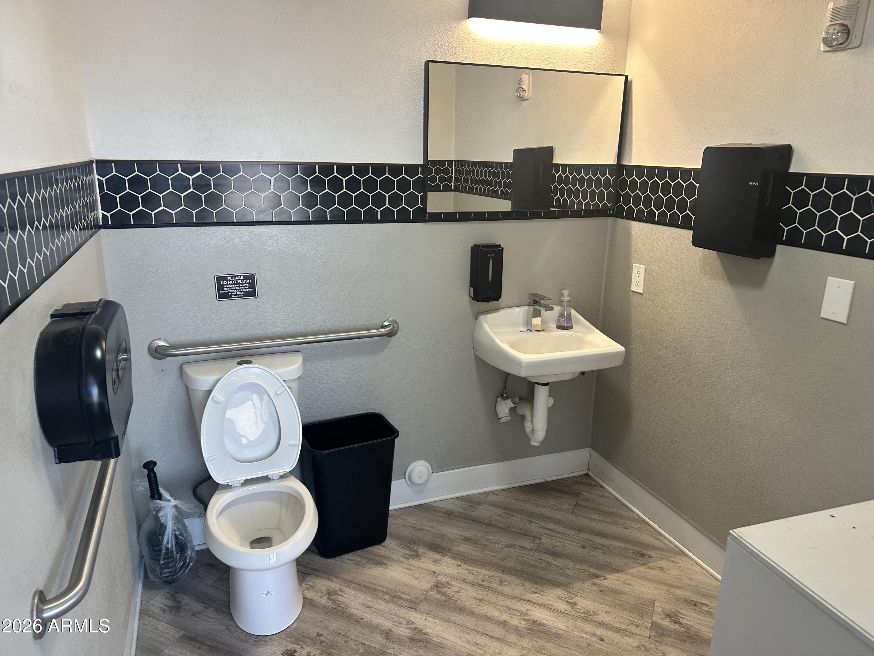 HOME DEPOT CENTER - Commercial Lease