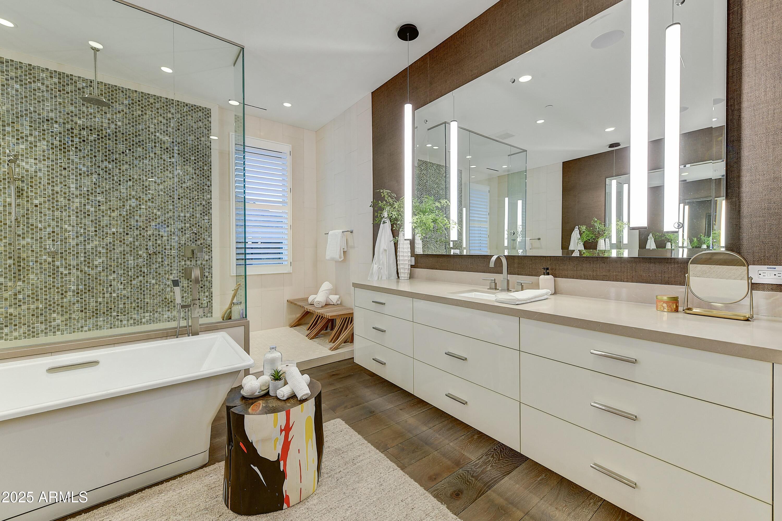 VILLAS AT MOUNTAIN SHADOWS - Residential