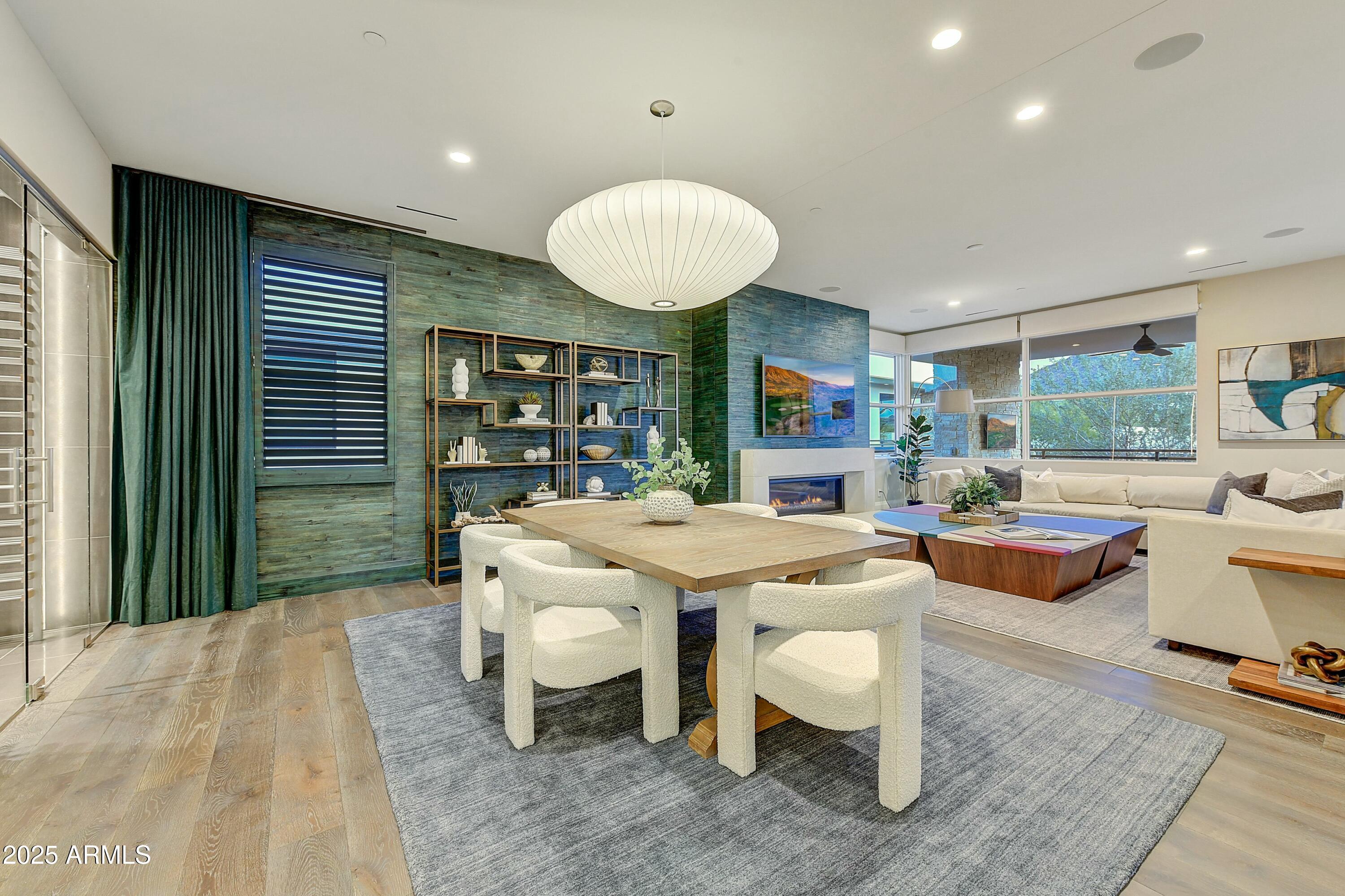 VILLAS AT MOUNTAIN SHADOWS - Residential