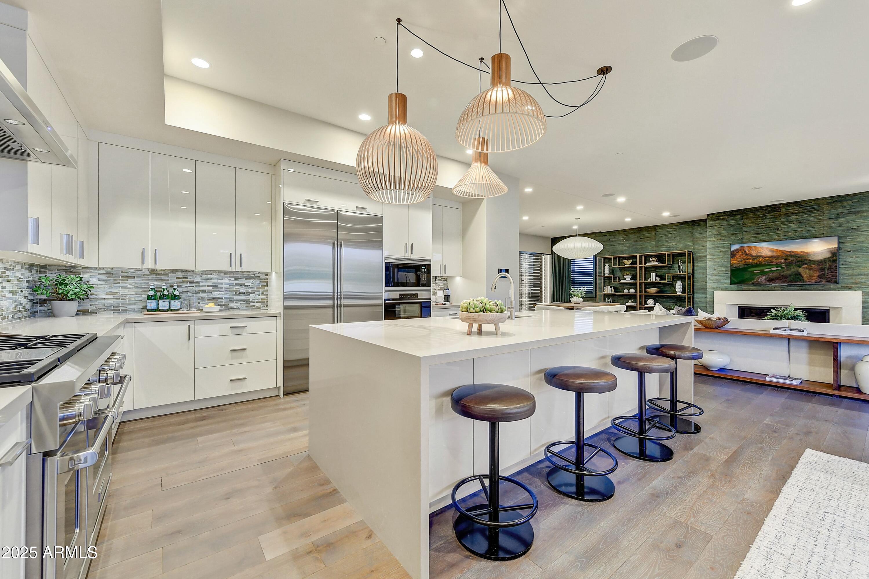 VILLAS AT MOUNTAIN SHADOWS - Residential