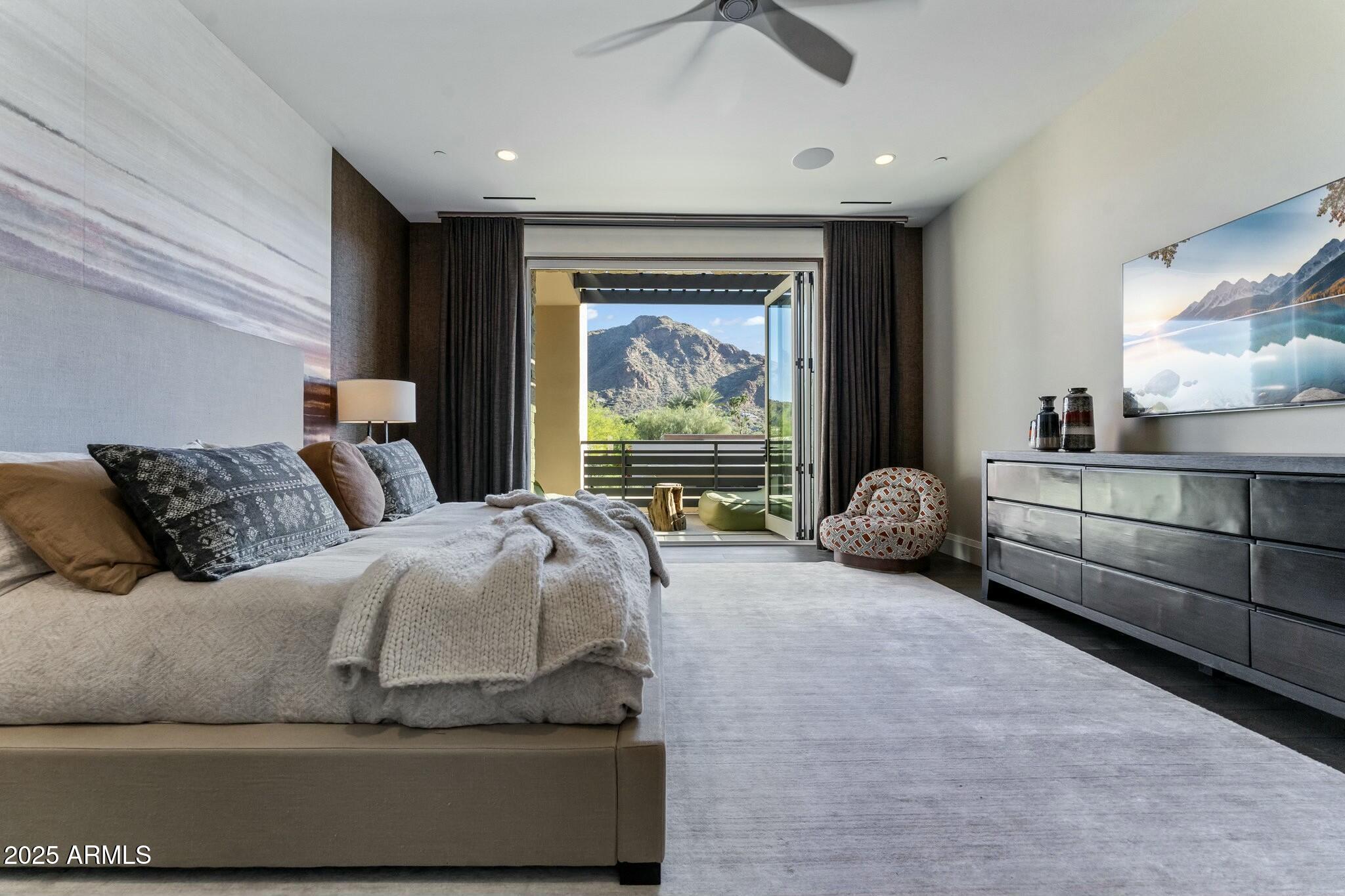 VILLAS AT MOUNTAIN SHADOWS - Residential