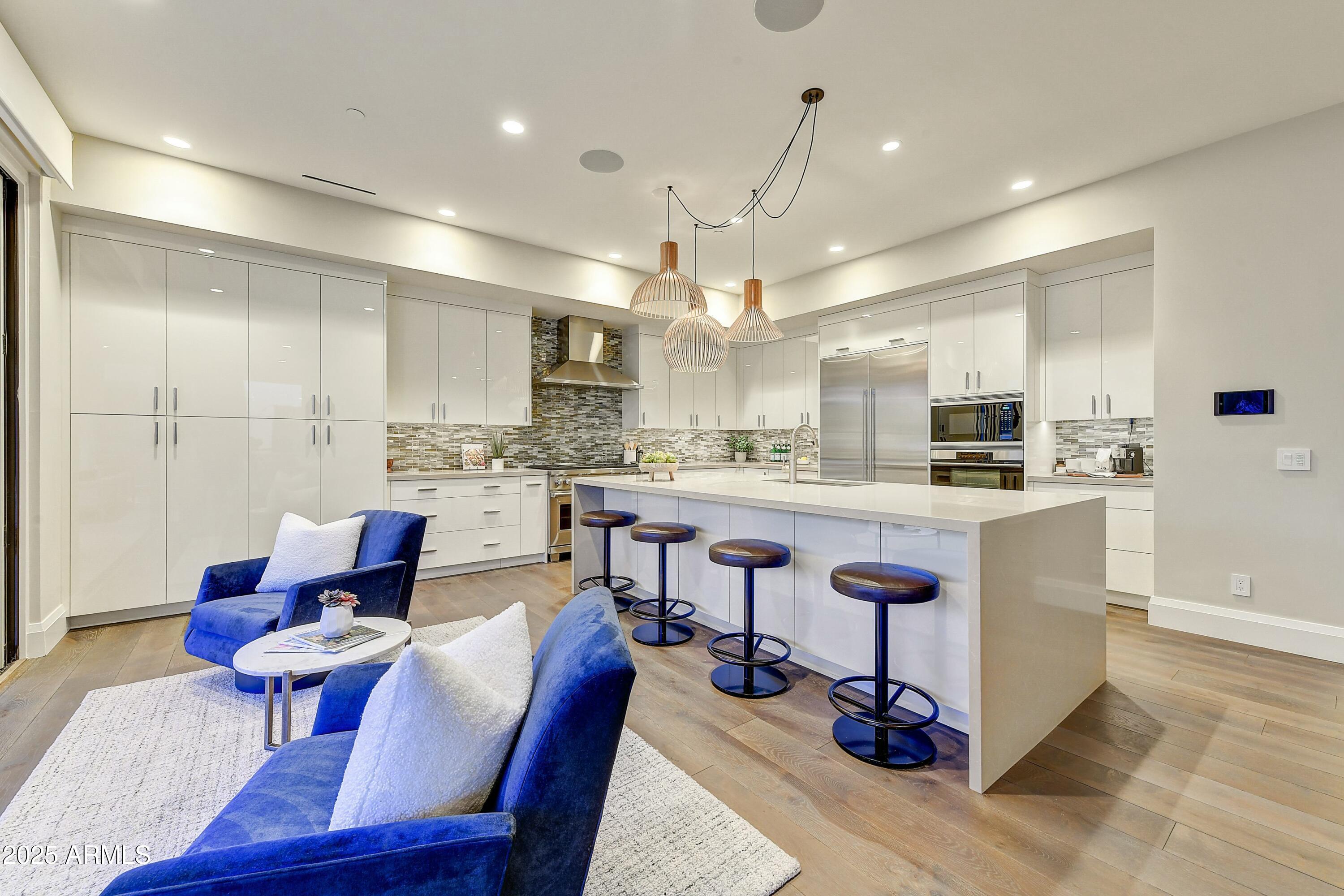 VILLAS AT MOUNTAIN SHADOWS - Residential