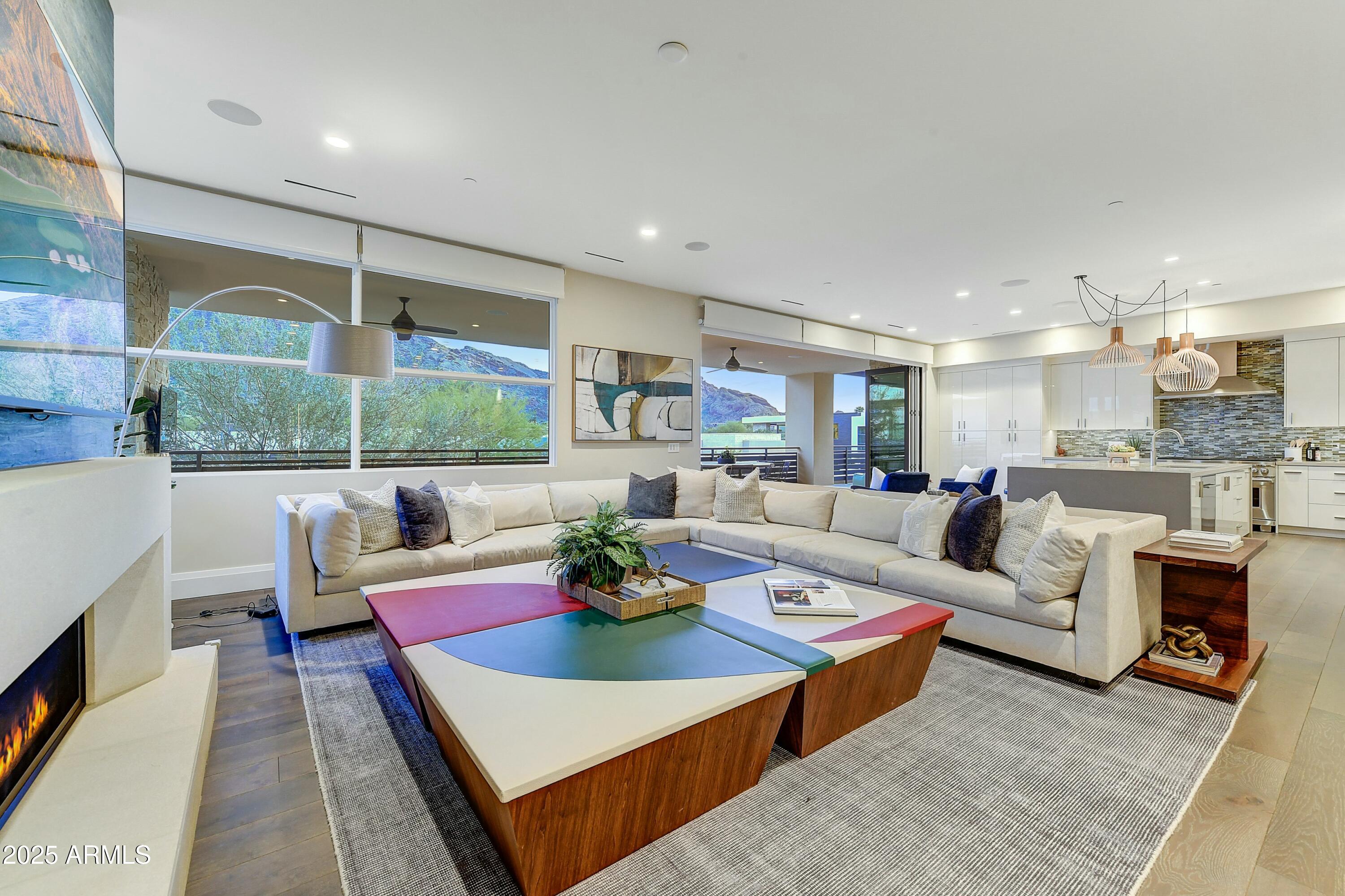 VILLAS AT MOUNTAIN SHADOWS - Residential