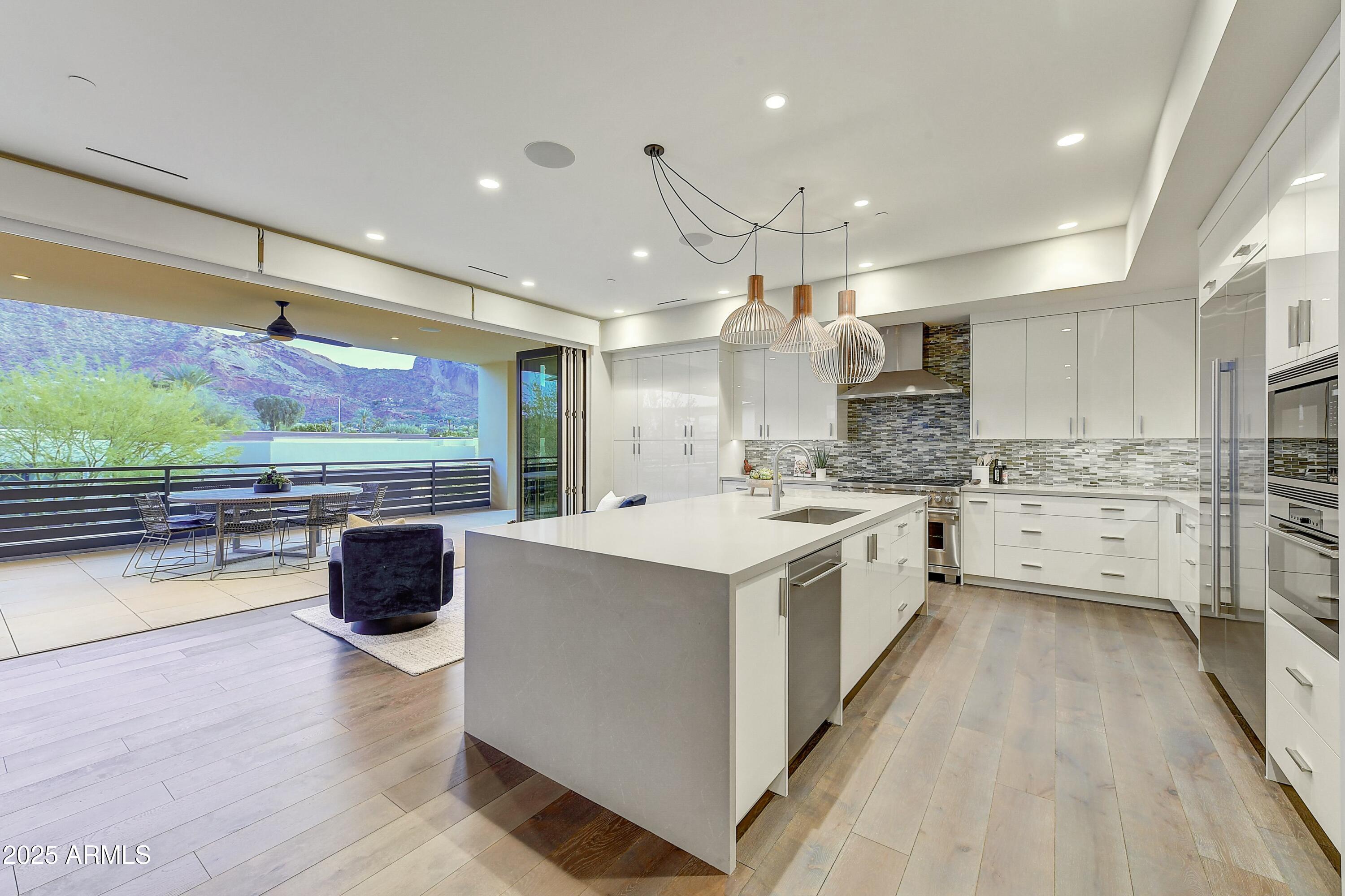 VILLAS AT MOUNTAIN SHADOWS - Residential