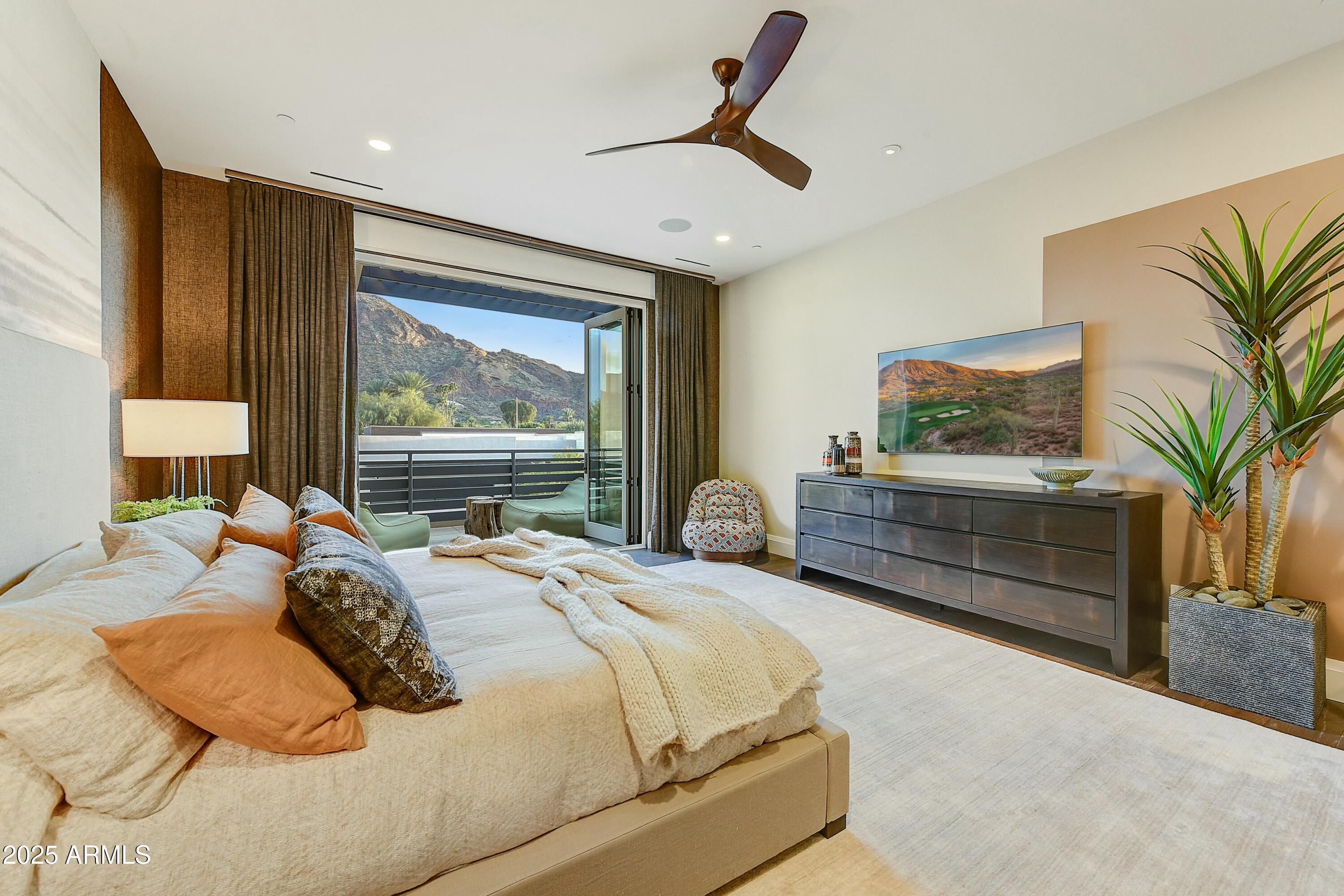 VILLAS AT MOUNTAIN SHADOWS - Residential