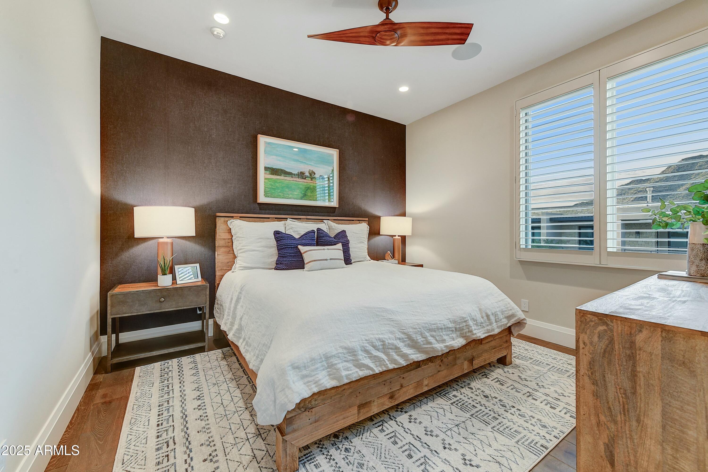 VILLAS AT MOUNTAIN SHADOWS - Residential