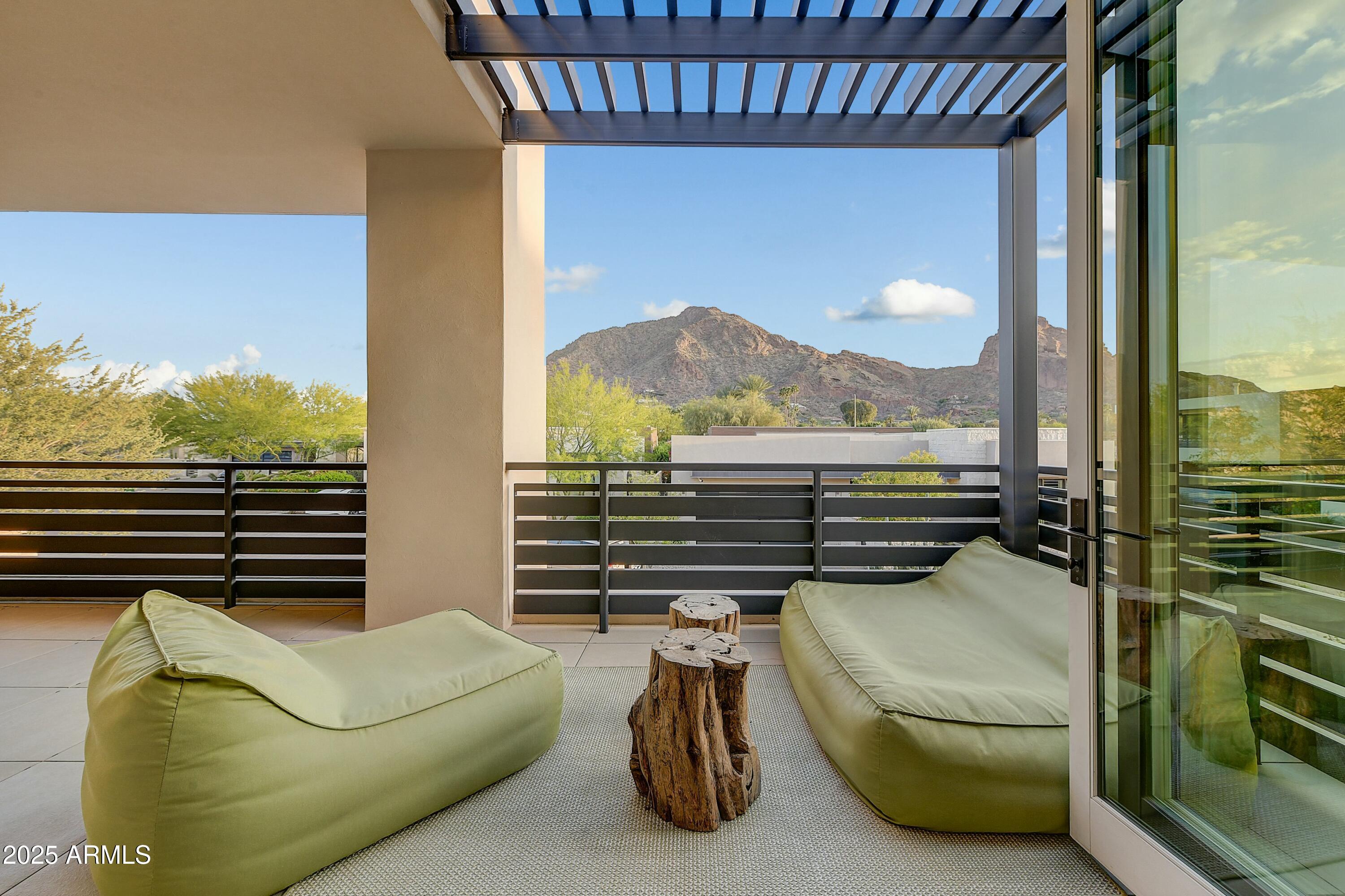 VILLAS AT MOUNTAIN SHADOWS - Residential