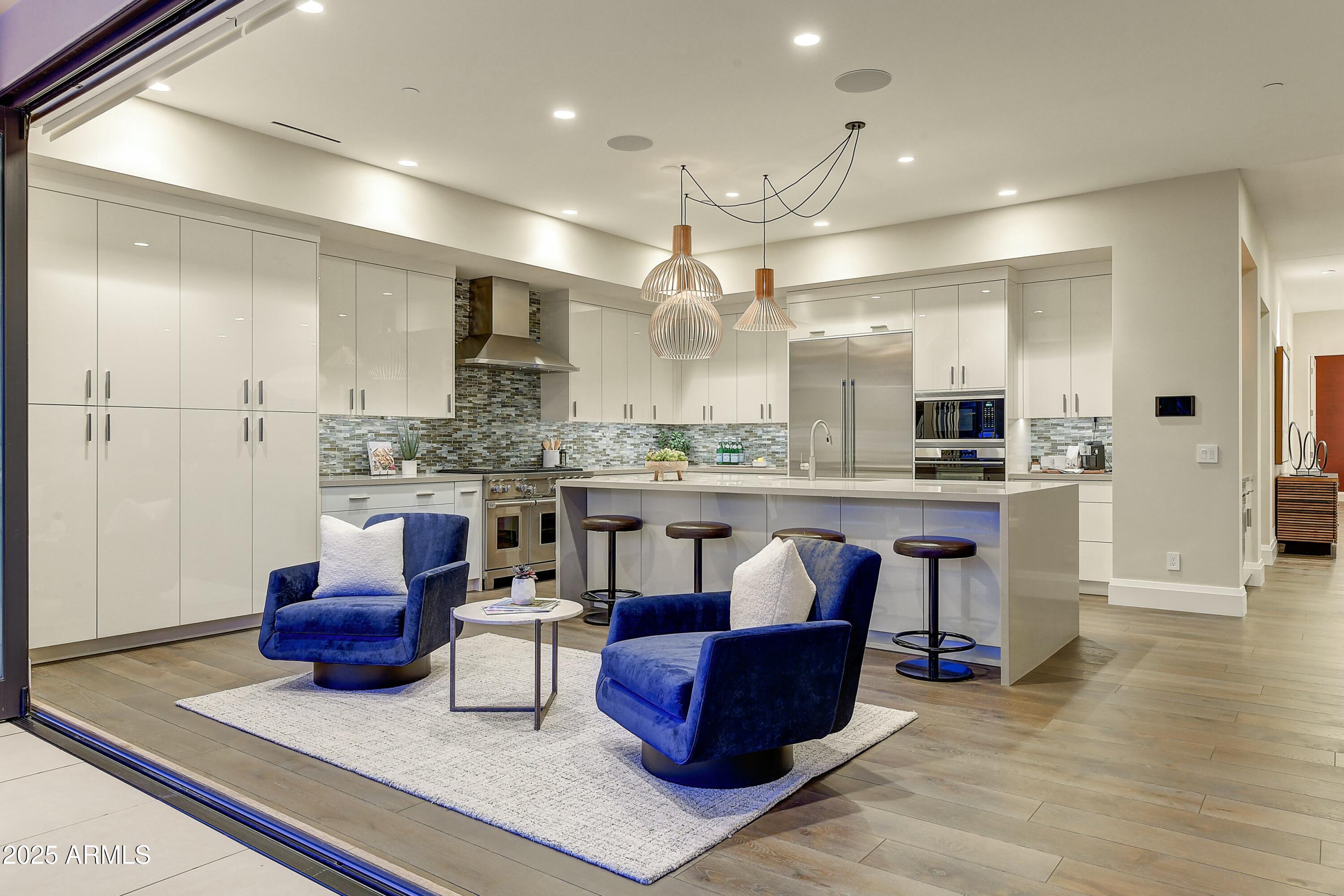 VILLAS AT MOUNTAIN SHADOWS - Residential