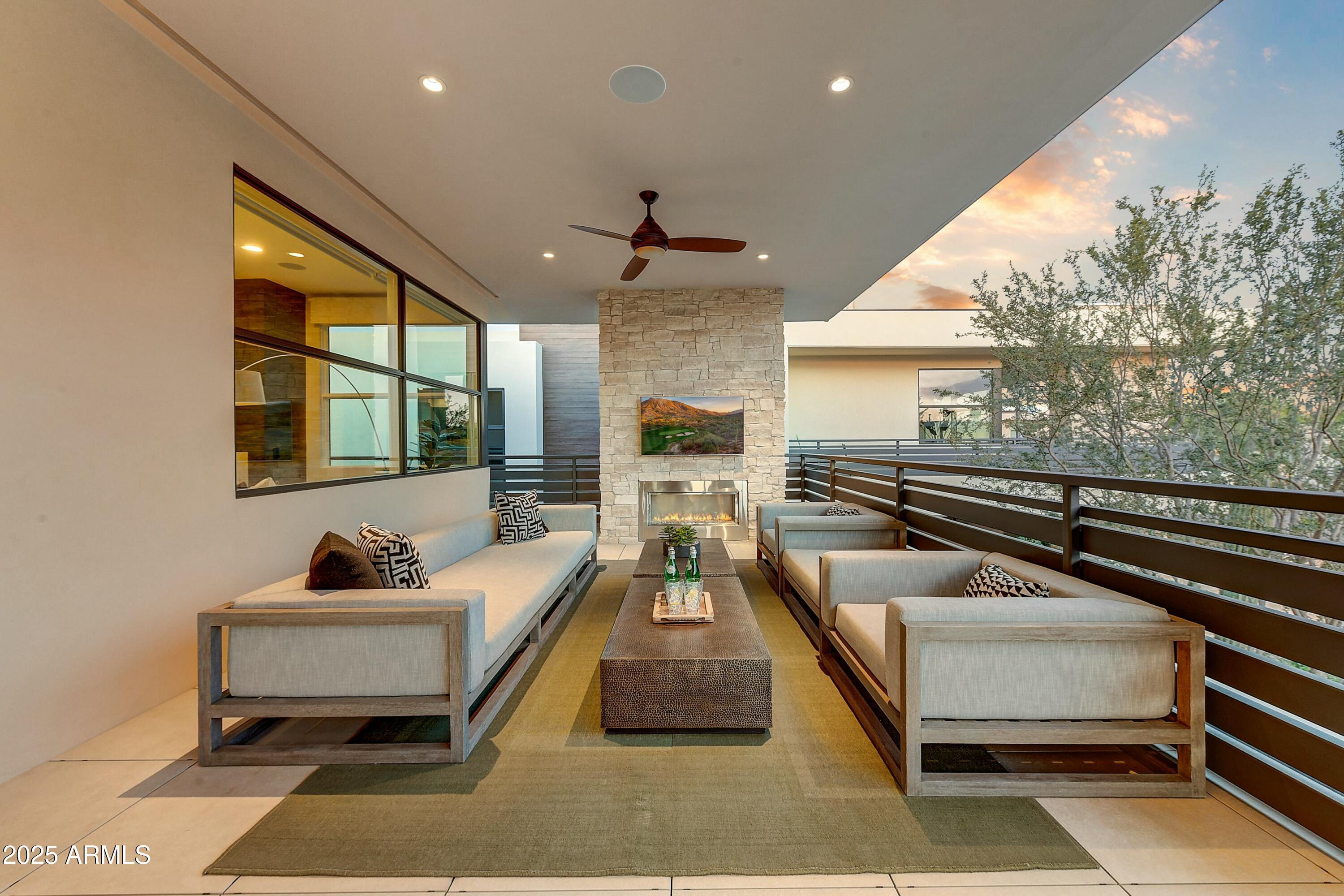 VILLAS AT MOUNTAIN SHADOWS - Residential