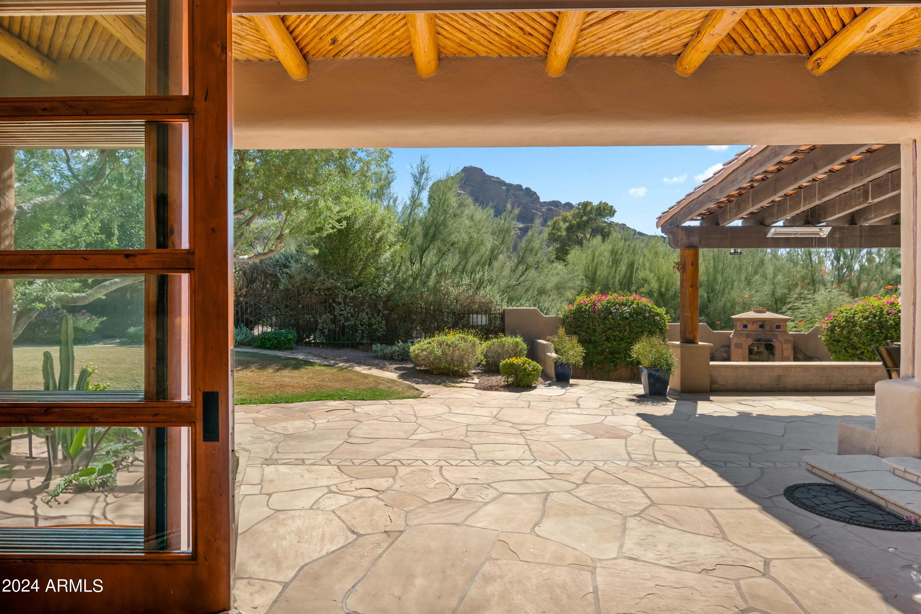 CAMELBACK RANCHOS - Residential