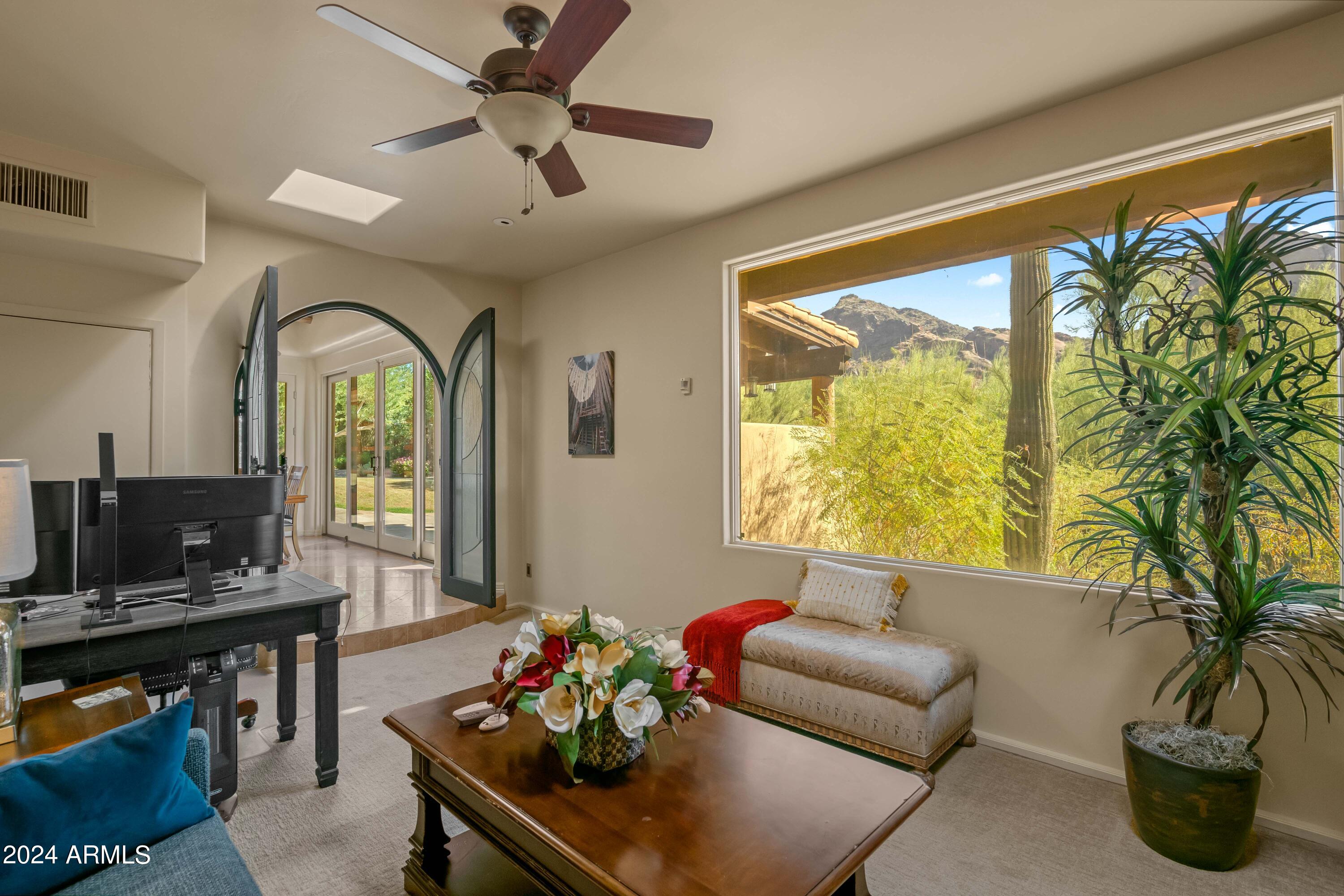 CAMELBACK RANCHOS - Residential