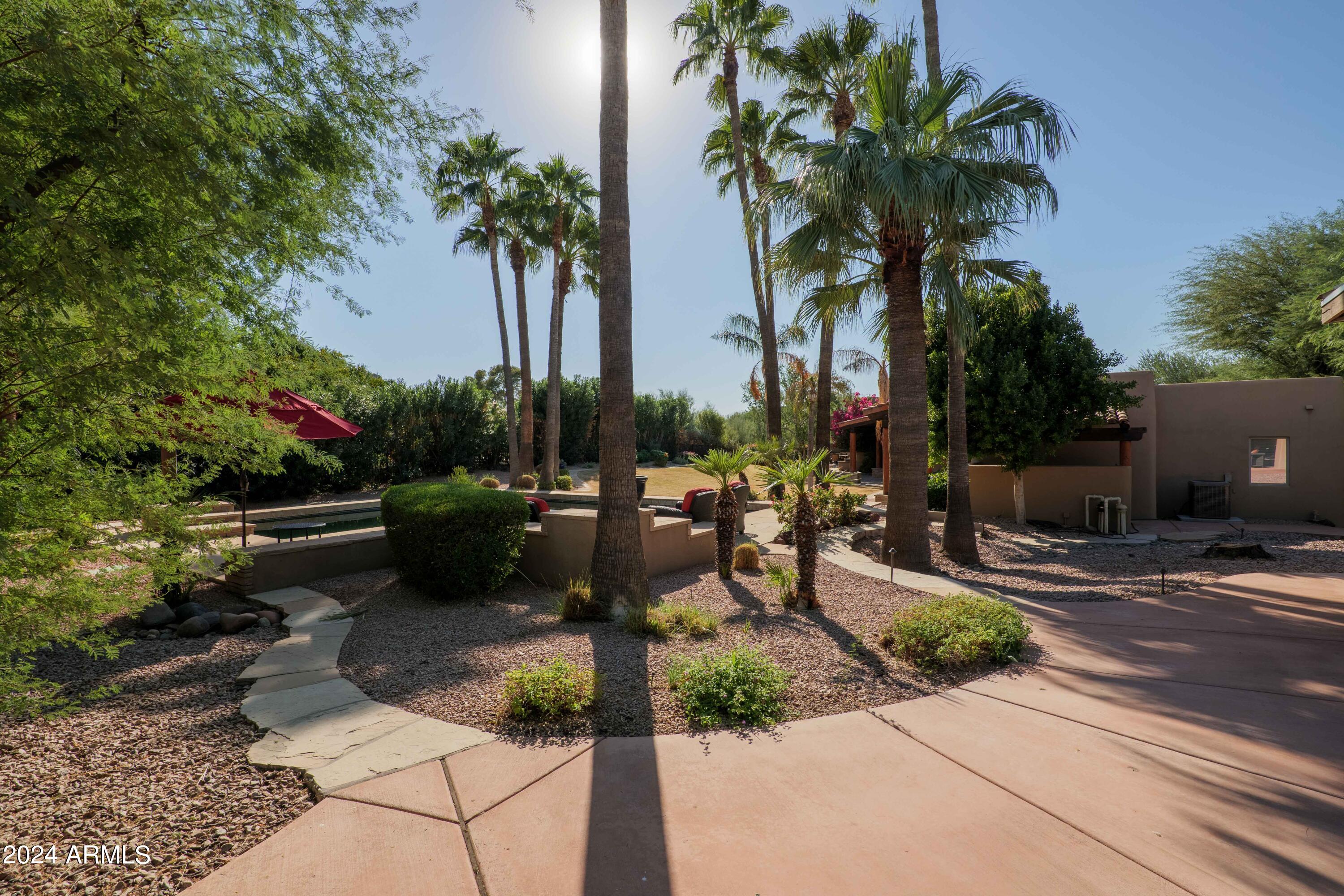 CAMELBACK RANCHOS - Residential