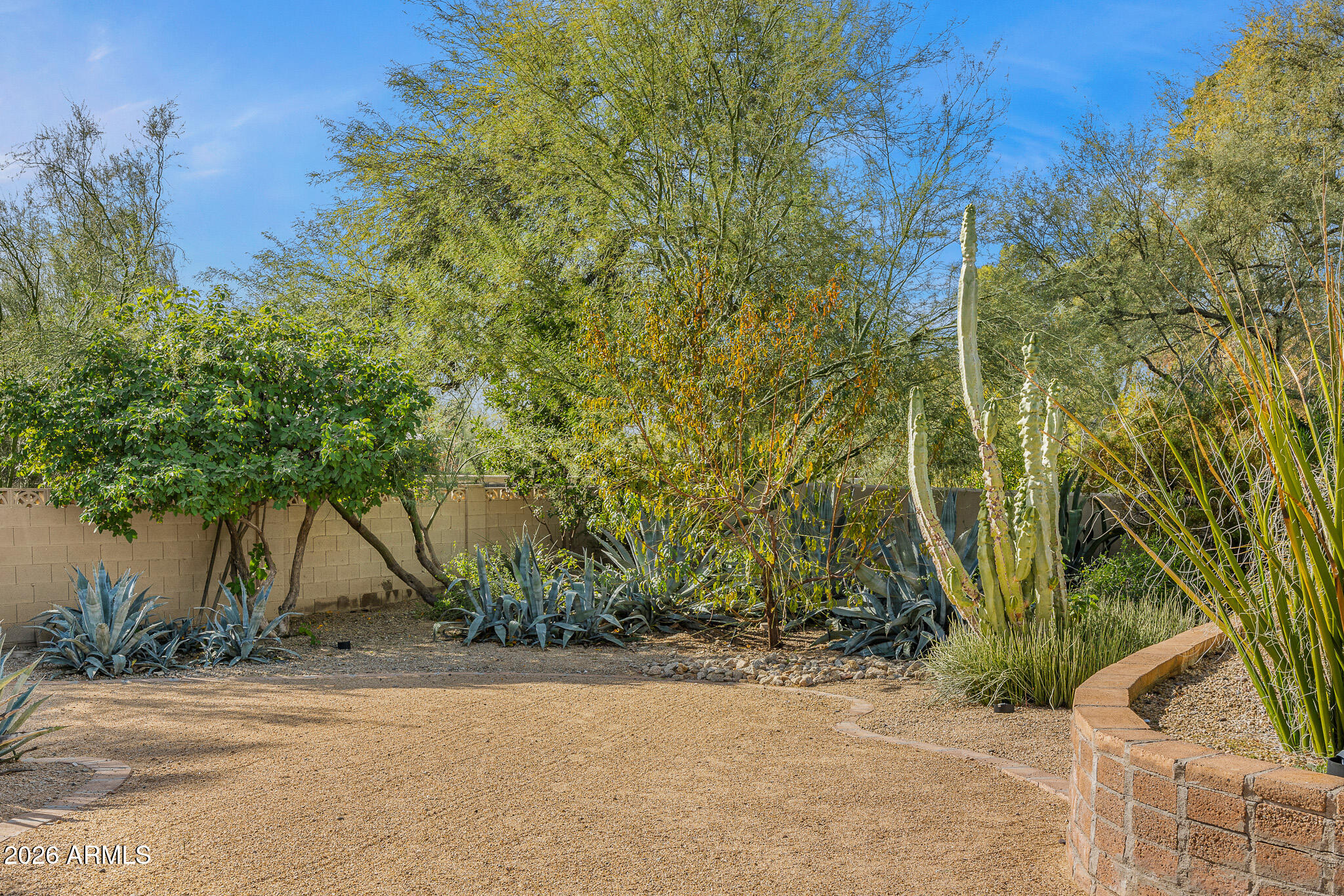 ARROYO HEIGHTS - Residential