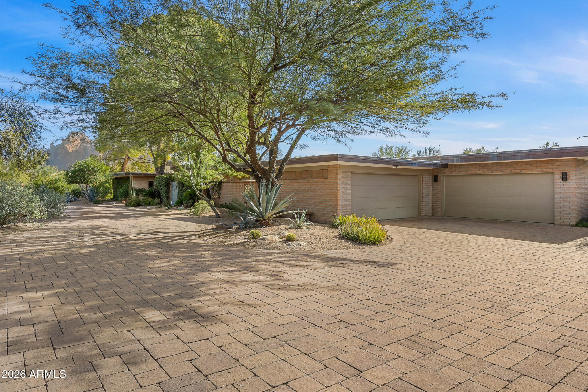 ARROYO HEIGHTS - Residential