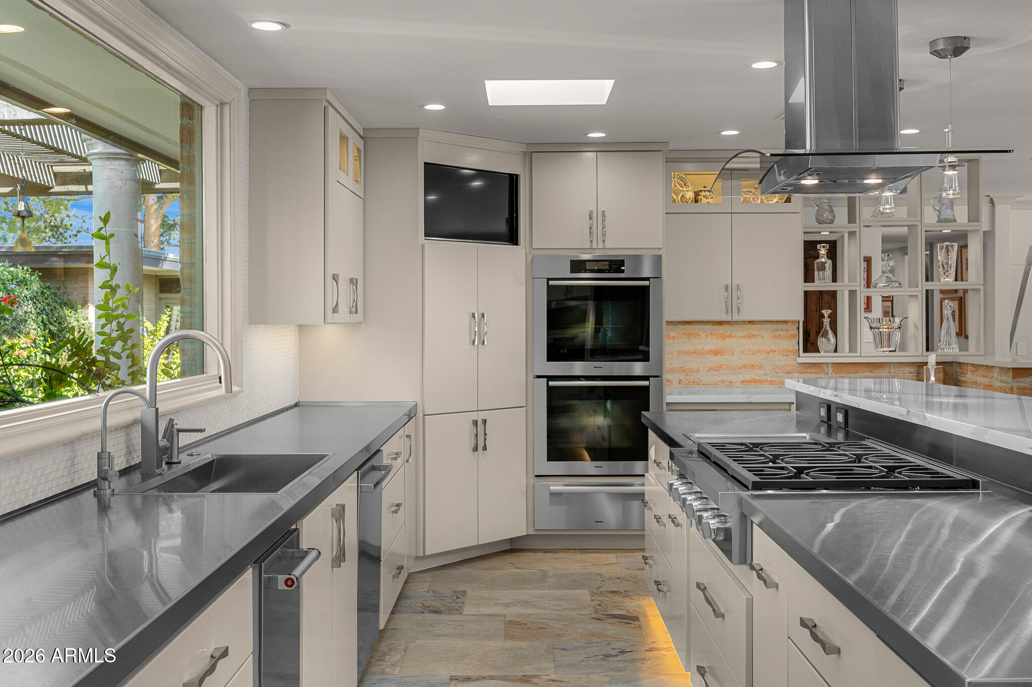 ARROYO HEIGHTS - Residential