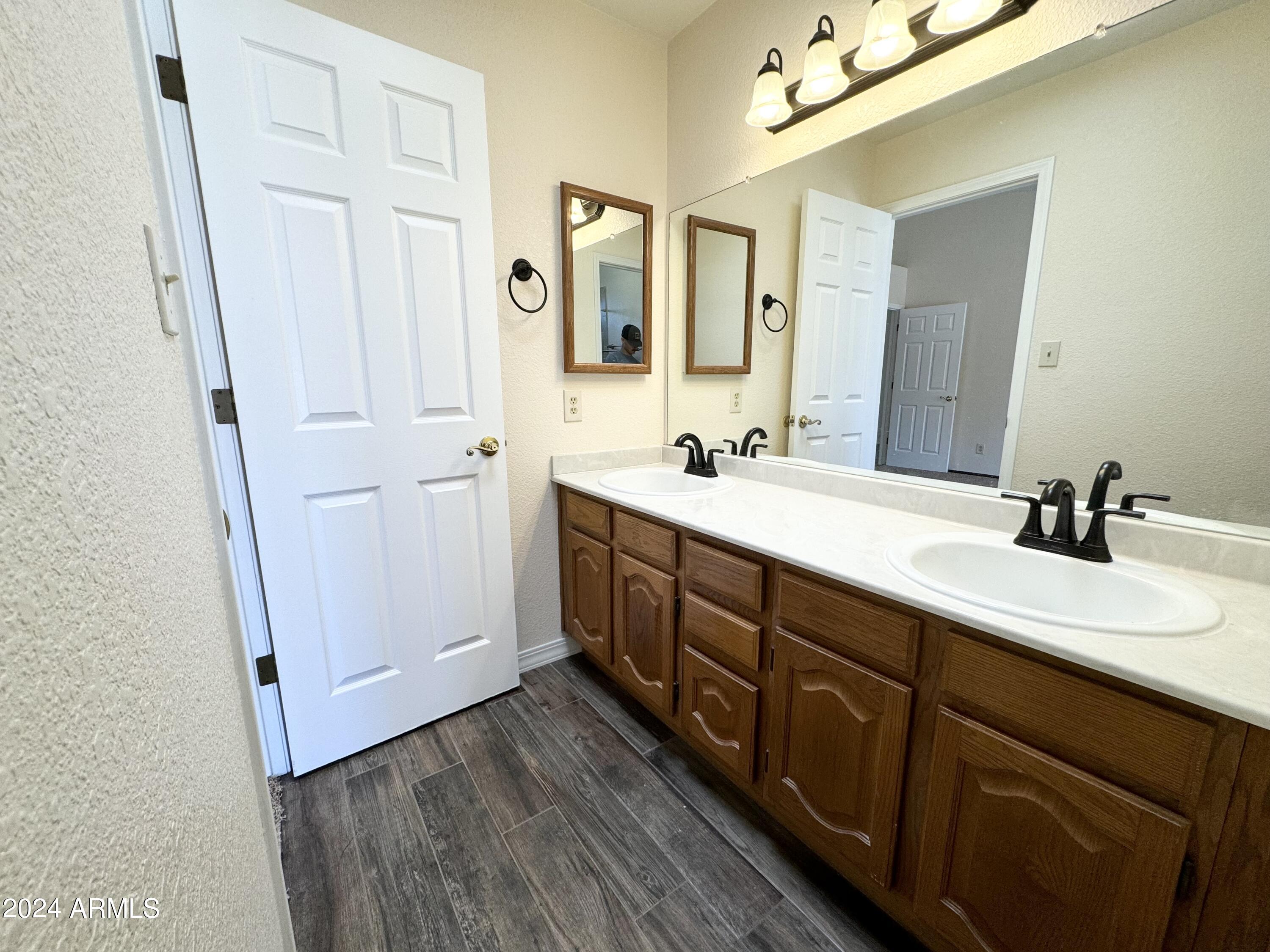 MISSION HILLS ESTATES - Residential