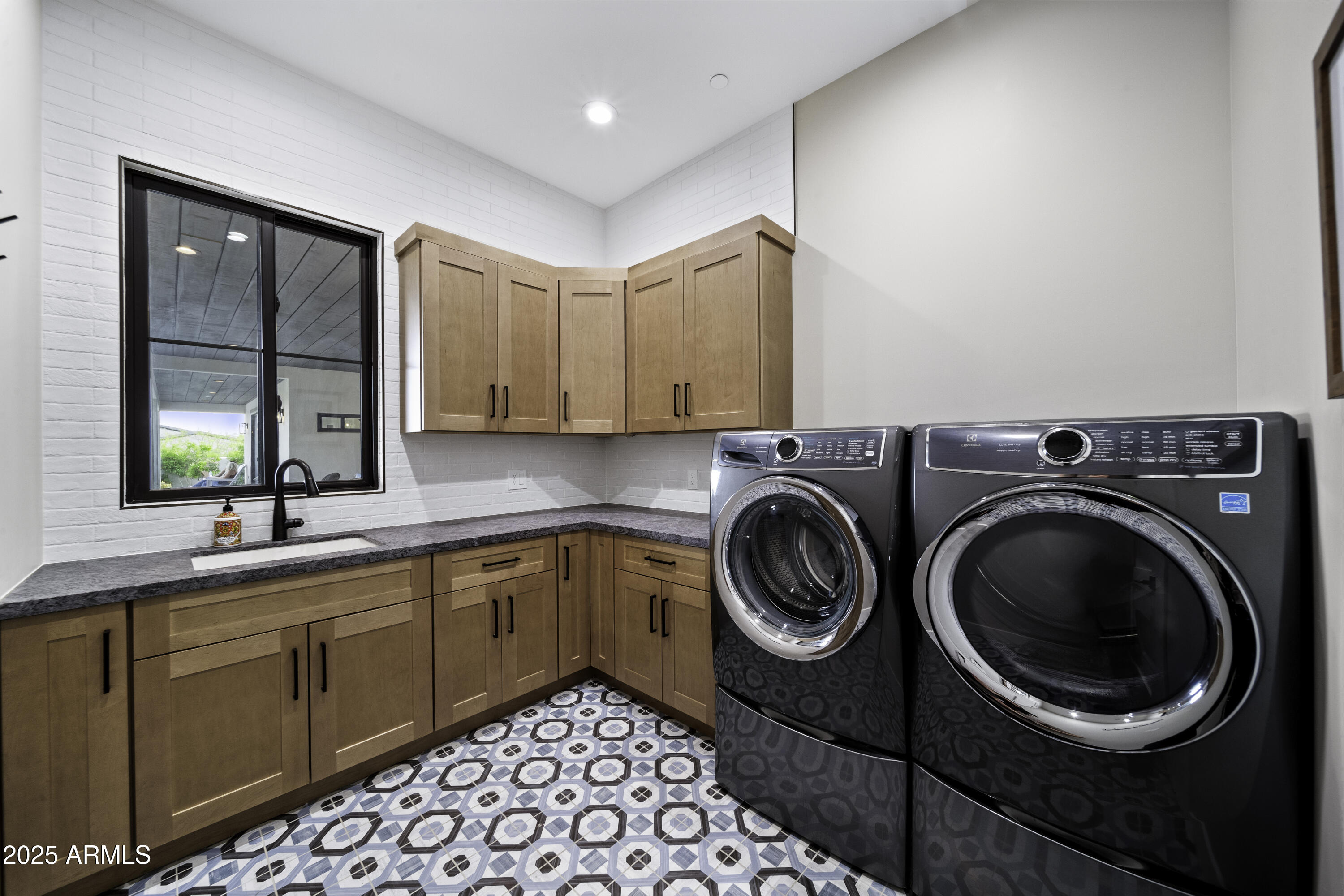 Pinnacle Peak Place - Residential