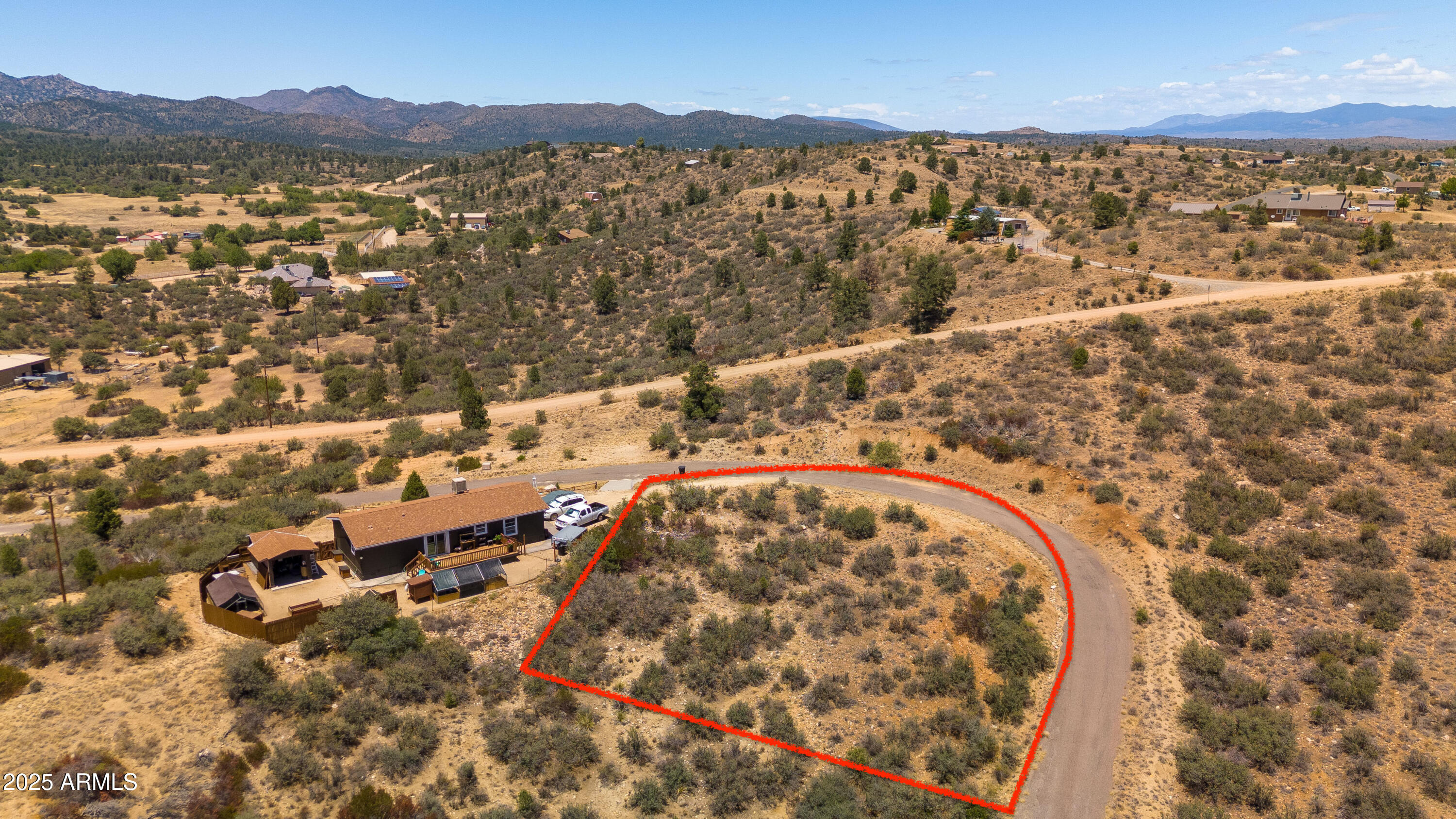 Beautiful lots available now in Peeples Valley, AZ.  Sitting at a cool 4800'' elevation you can get the best of all 4 seasons.  Lots have rolling hills and natural high desert vegiation. The Water and Electric are already at the lots.   No permission needed, come check out these gorgeous building sites.