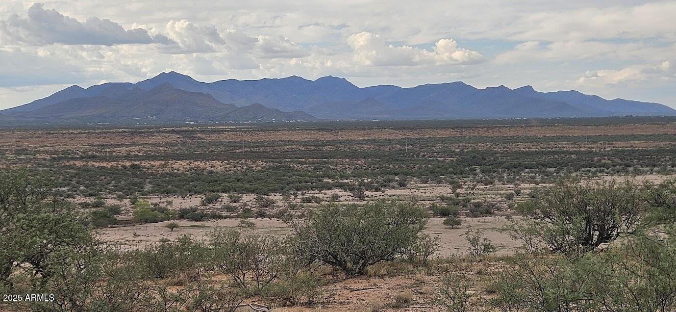 LAZY DS RANCH ESTATES - Land