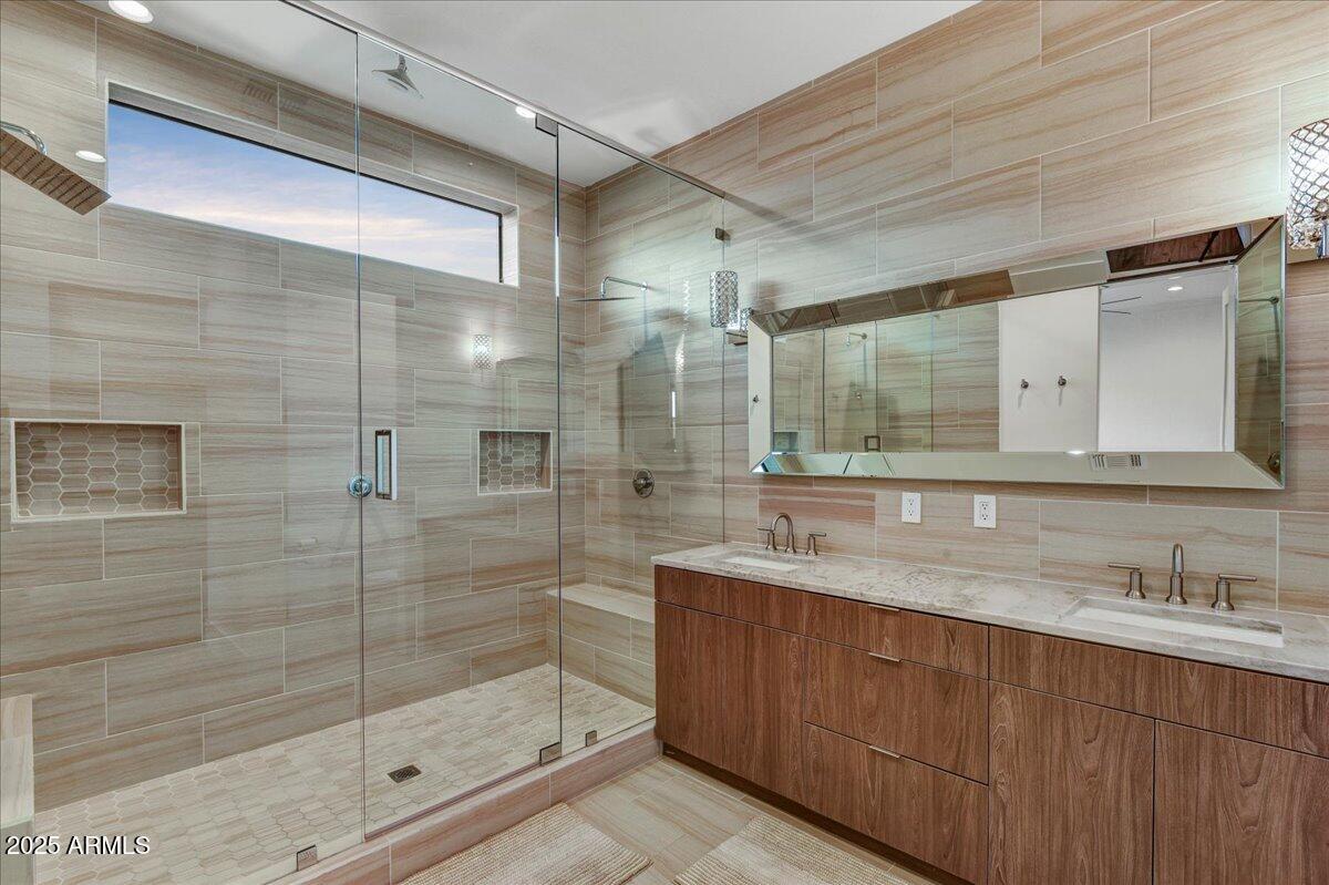 DESERT SKYLINE ESTATES - Residential