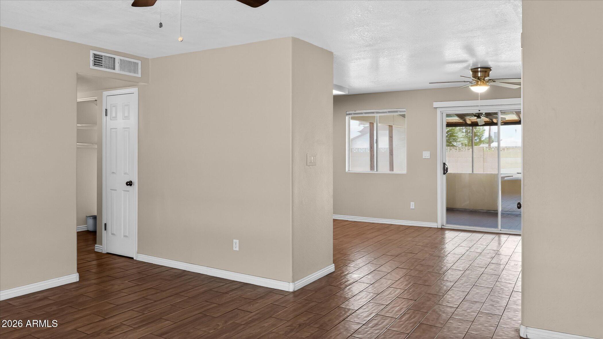 COUNTRY MEADOWS - Residential