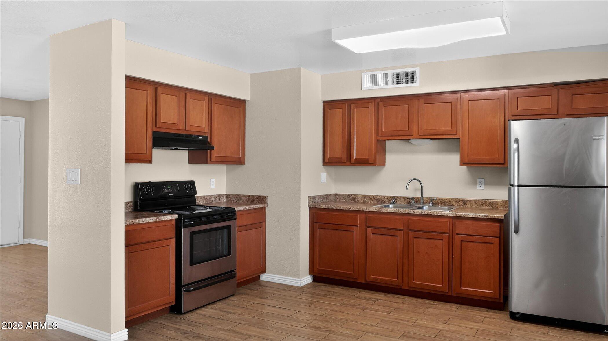 COUNTRY MEADOWS - Residential