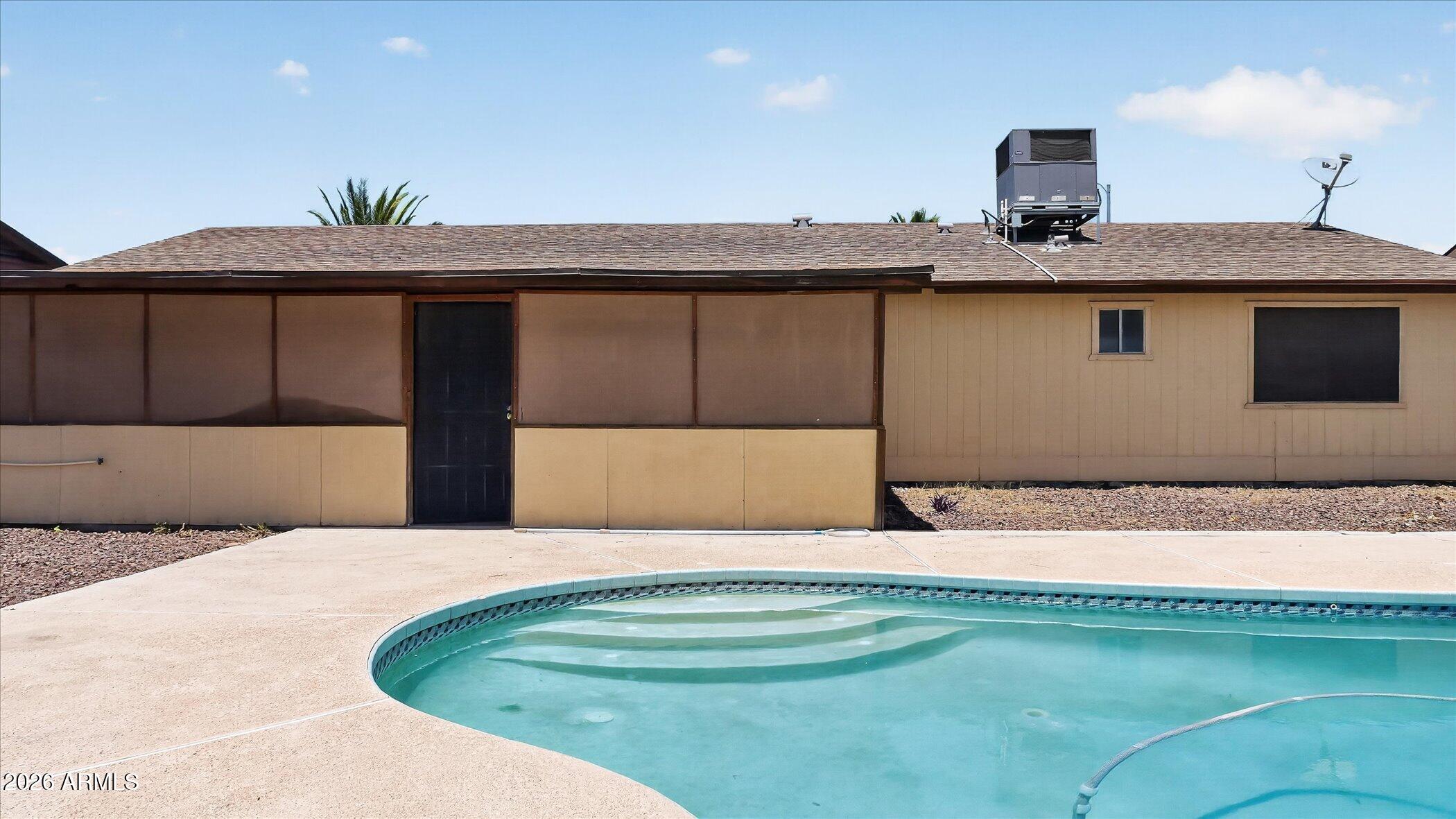 COUNTRY MEADOWS - Residential
