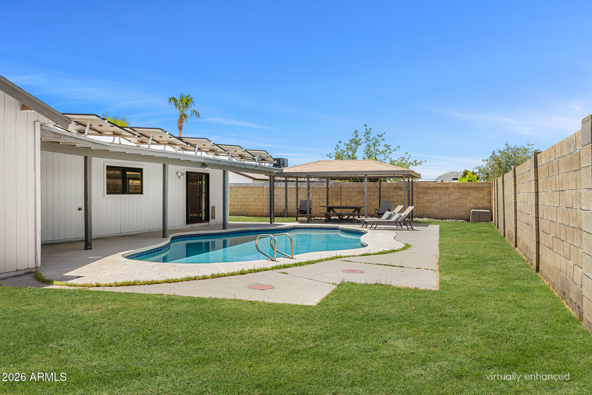 PARADISE VALLEY OASIS - Residential
