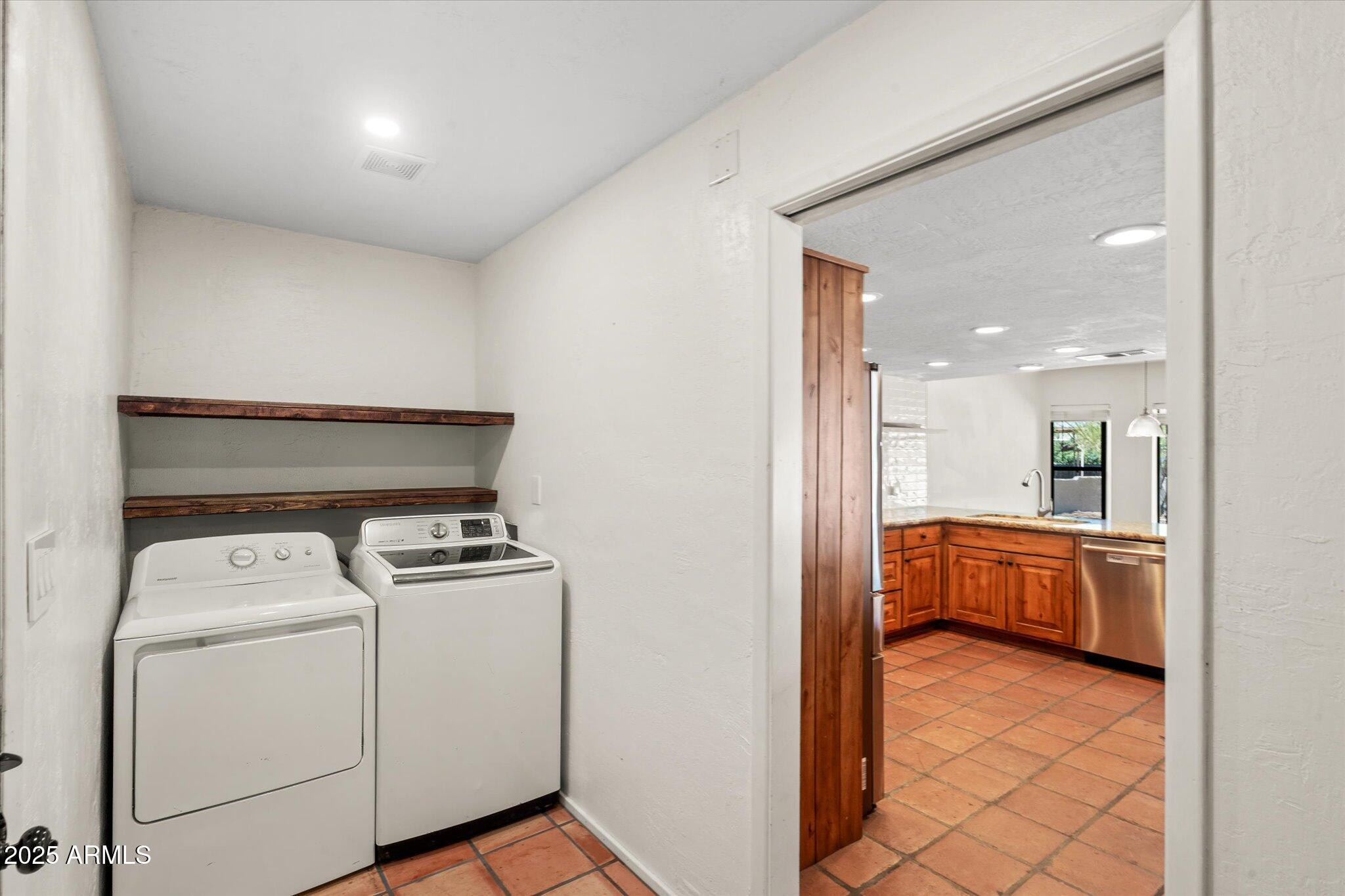 County Island Horse Property - Residential Lease