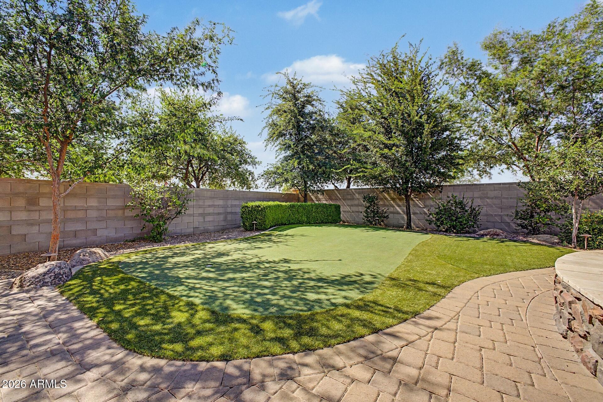 MAPLEWOOD COURT - Residential