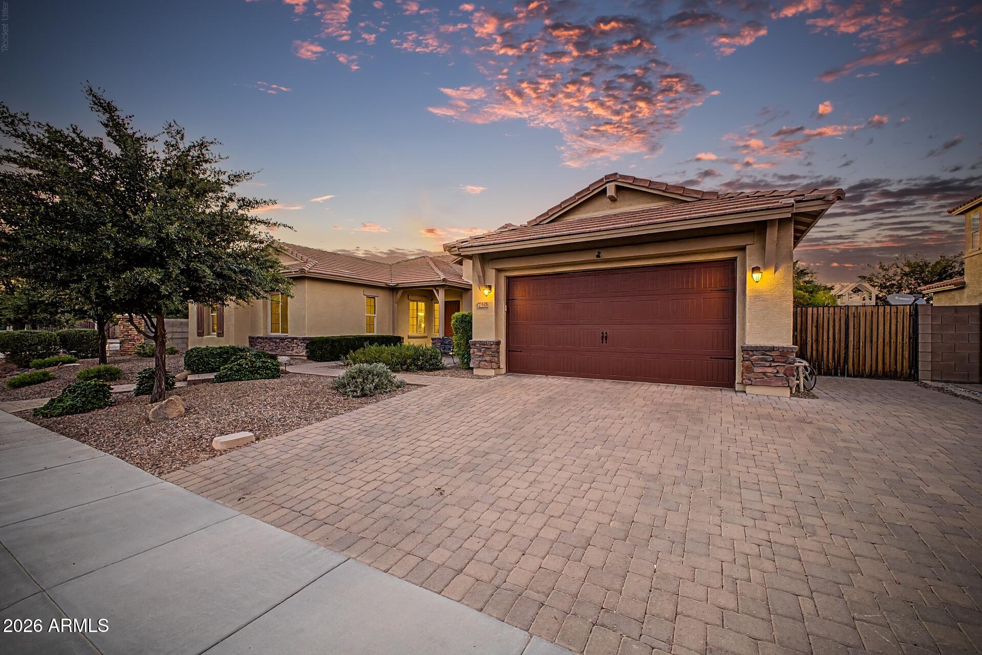 MAPLEWOOD COURT - Residential