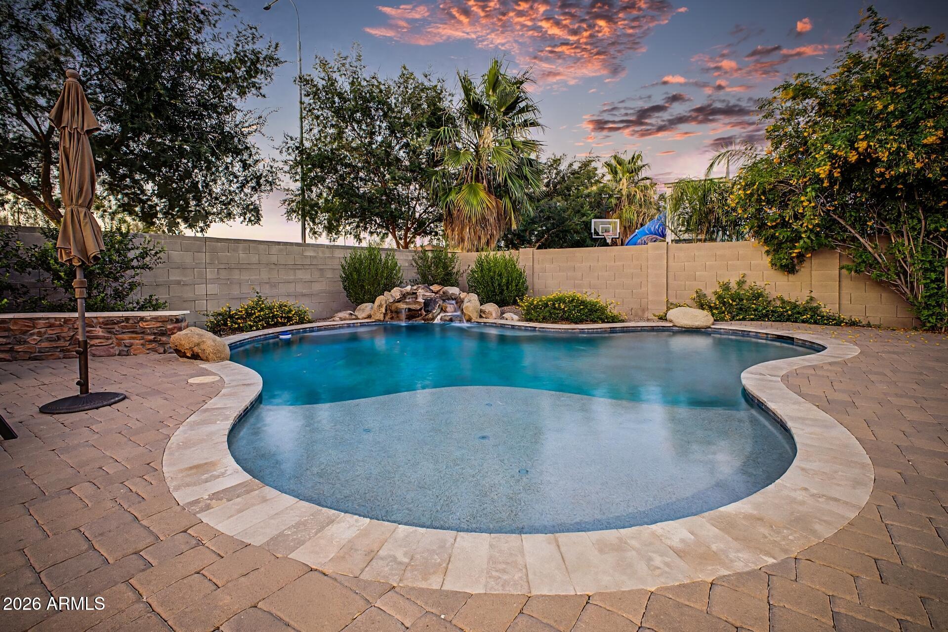 MAPLEWOOD COURT - Residential