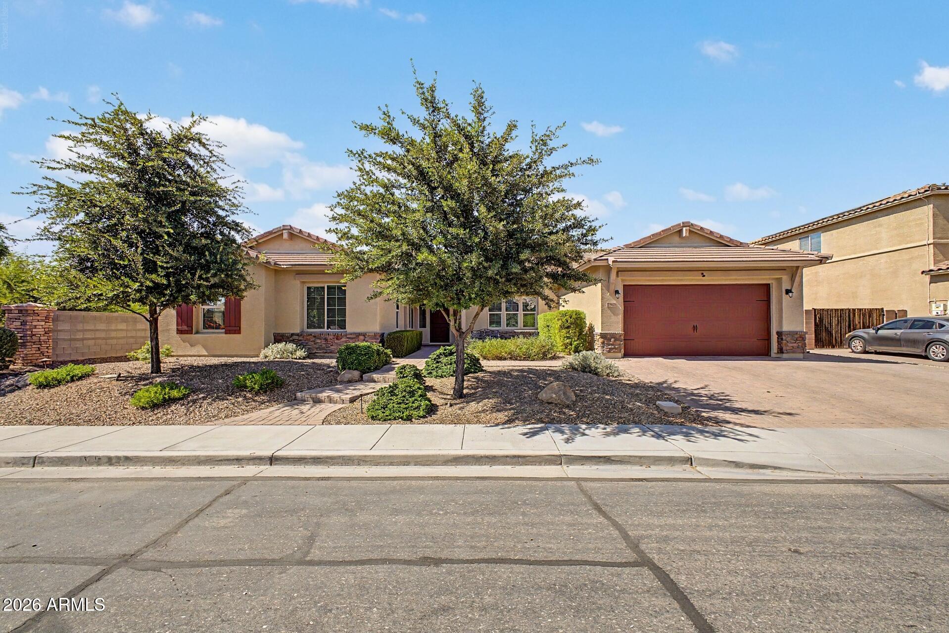 MAPLEWOOD COURT - Residential