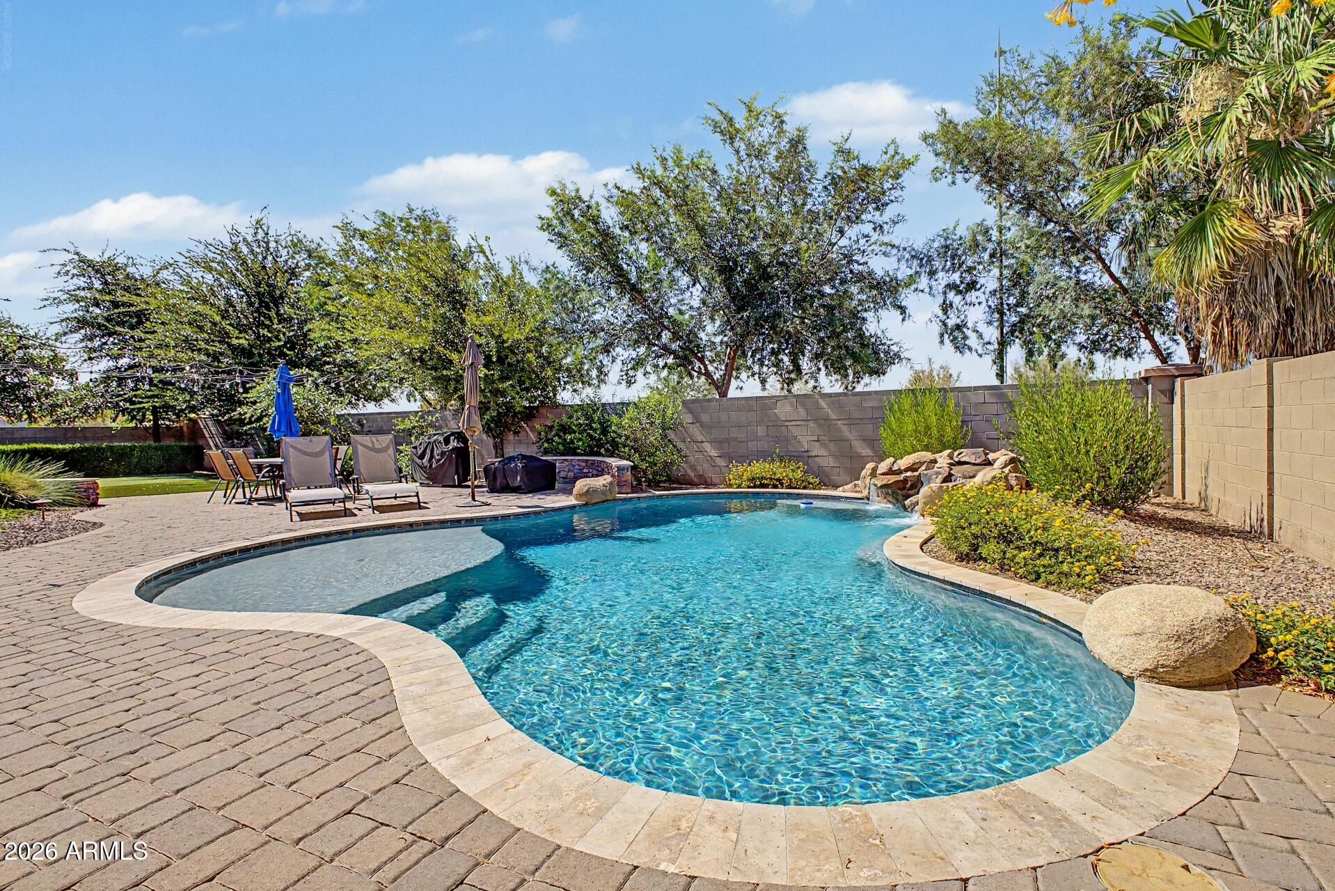 MAPLEWOOD COURT - Residential