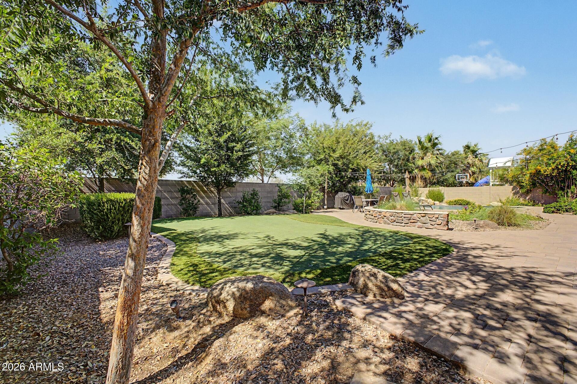 MAPLEWOOD COURT - Residential