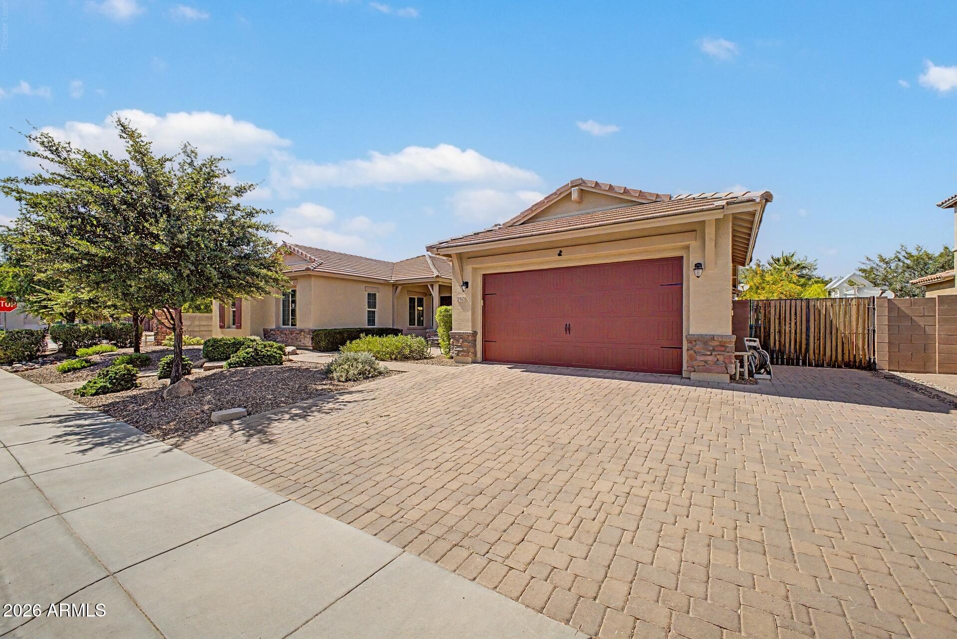 MAPLEWOOD COURT - Residential