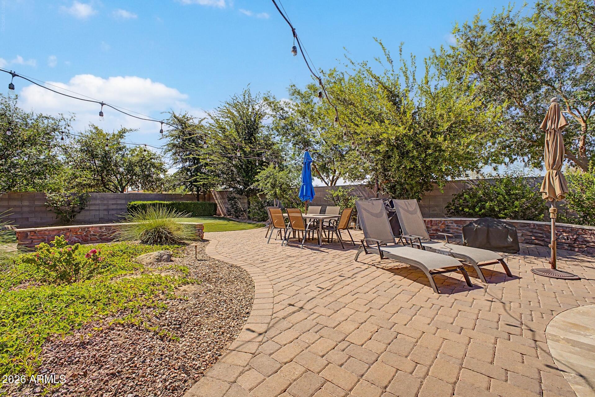 MAPLEWOOD COURT - Residential