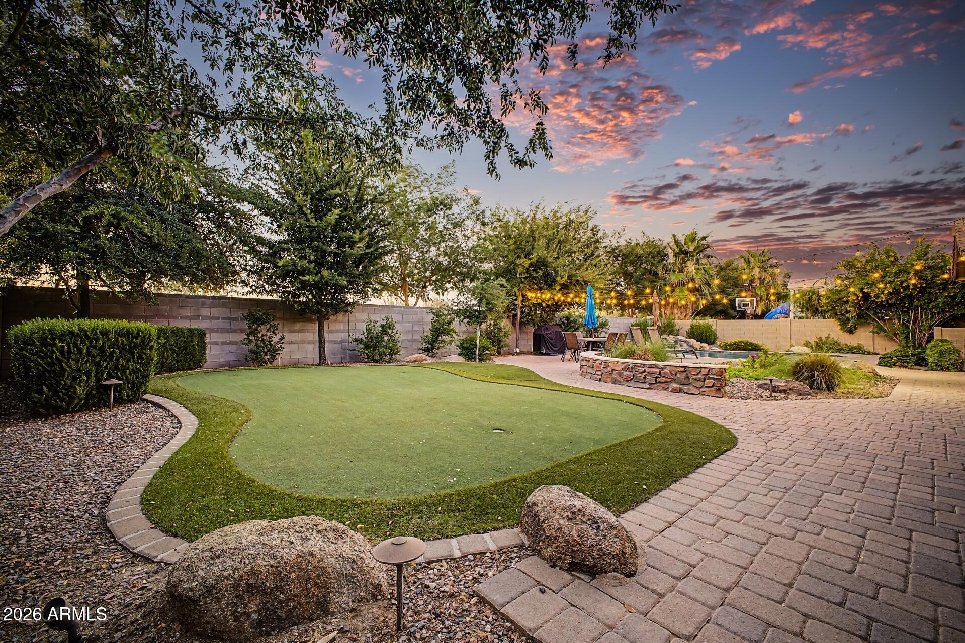 MAPLEWOOD COURT - Residential