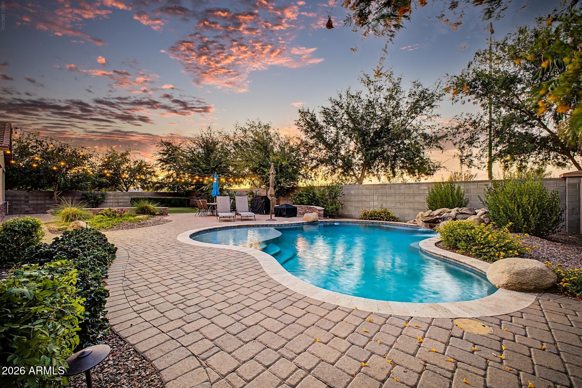 MAPLEWOOD COURT - Residential