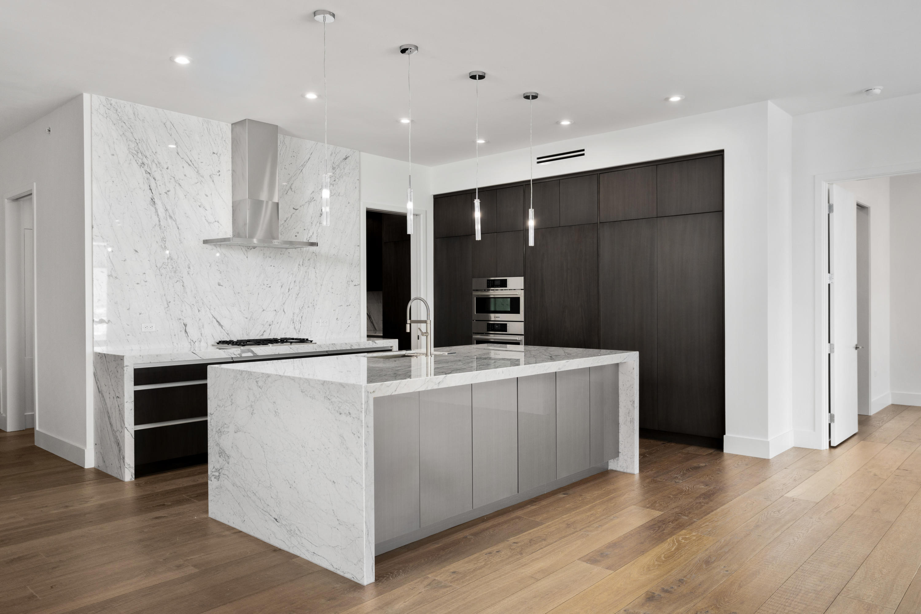 OPTIMA KIERLAND CENTER 7180 CONDOMINIUM AMD - Residential