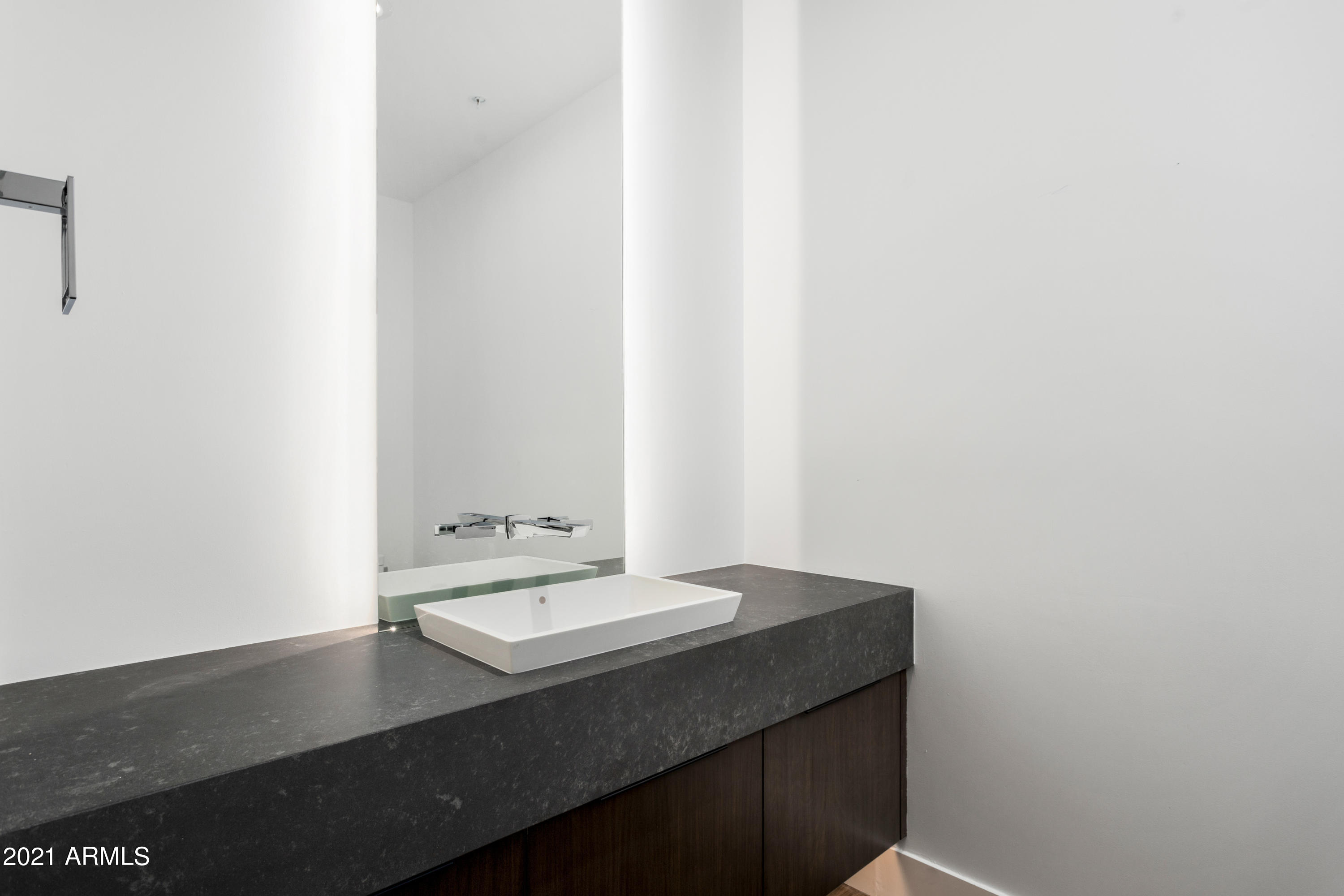 OPTIMA KIERLAND CENTER 7180 CONDOMINIUM AMD - Residential