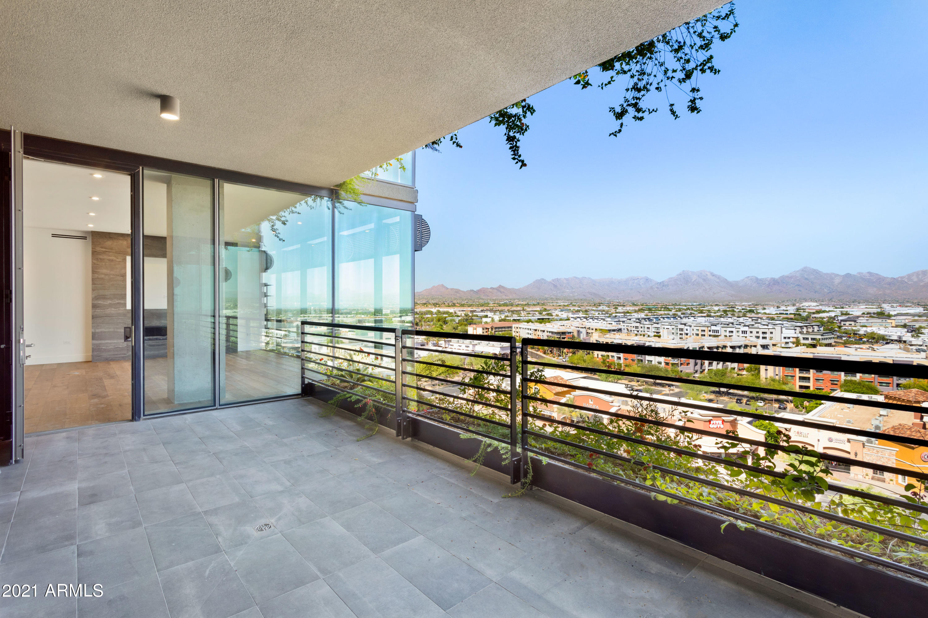 OPTIMA KIERLAND CENTER 7180 CONDOMINIUM AMD - Residential
