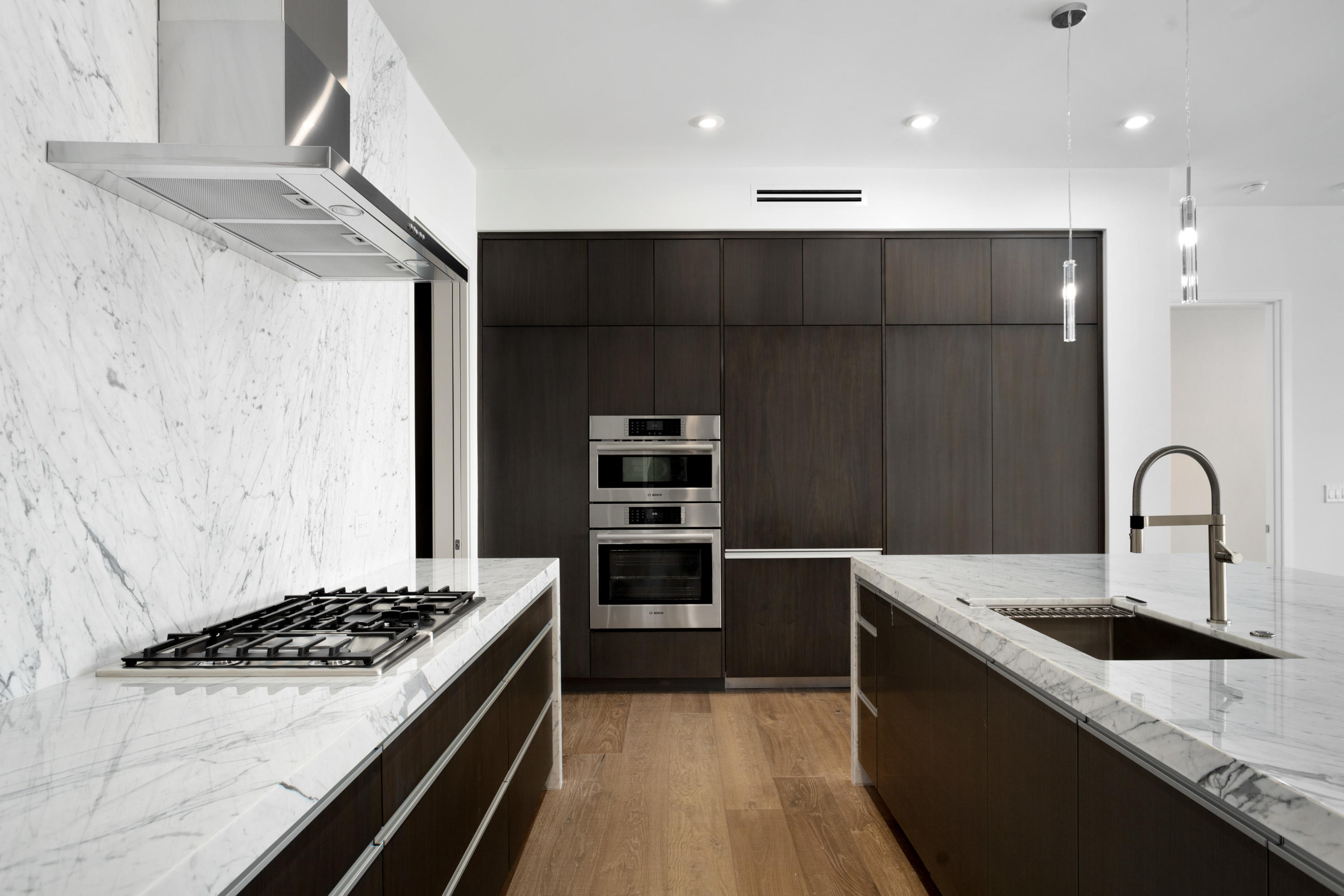 OPTIMA KIERLAND CENTER 7180 CONDOMINIUM AMD - Residential