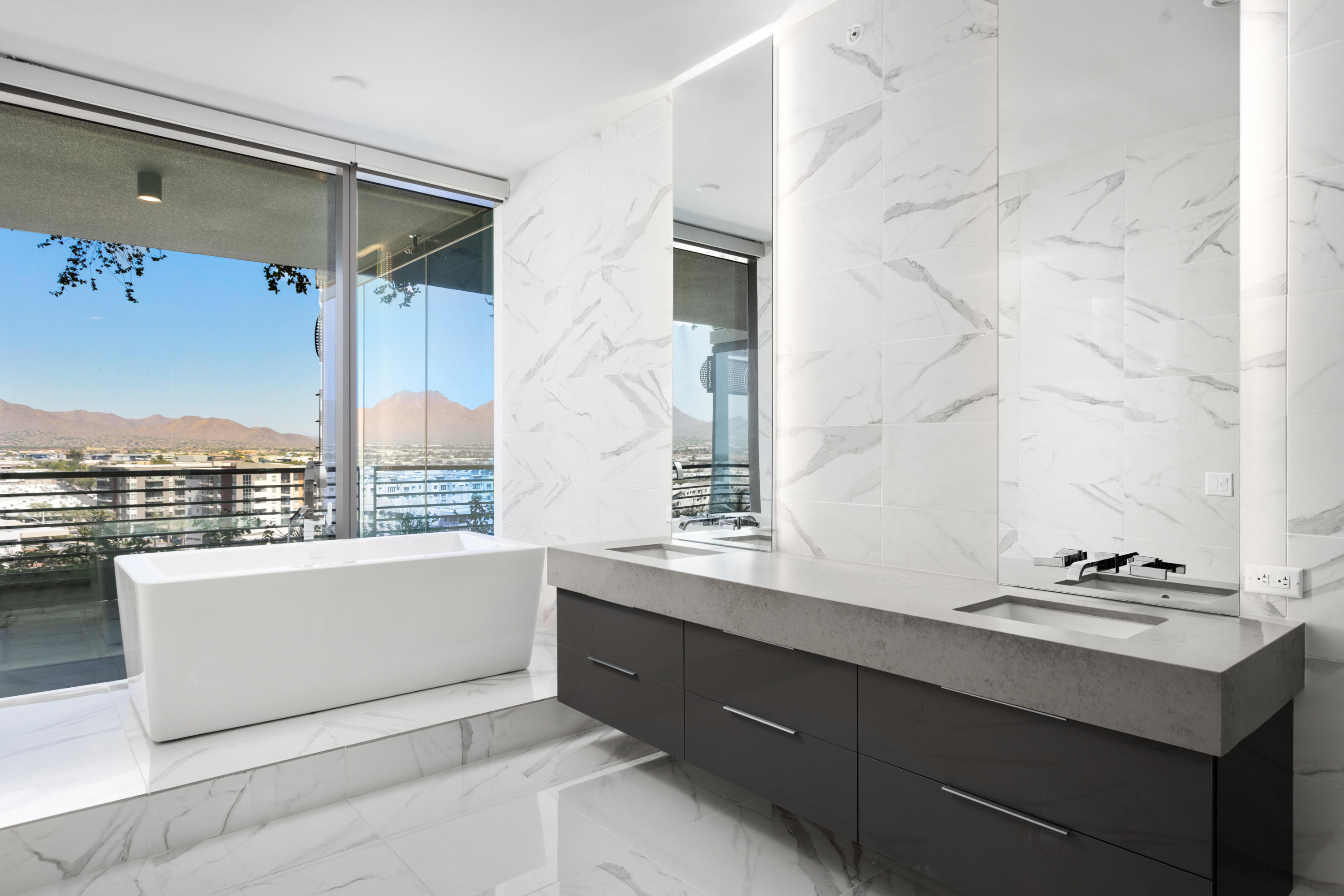 OPTIMA KIERLAND CENTER 7180 CONDOMINIUM AMD - Residential