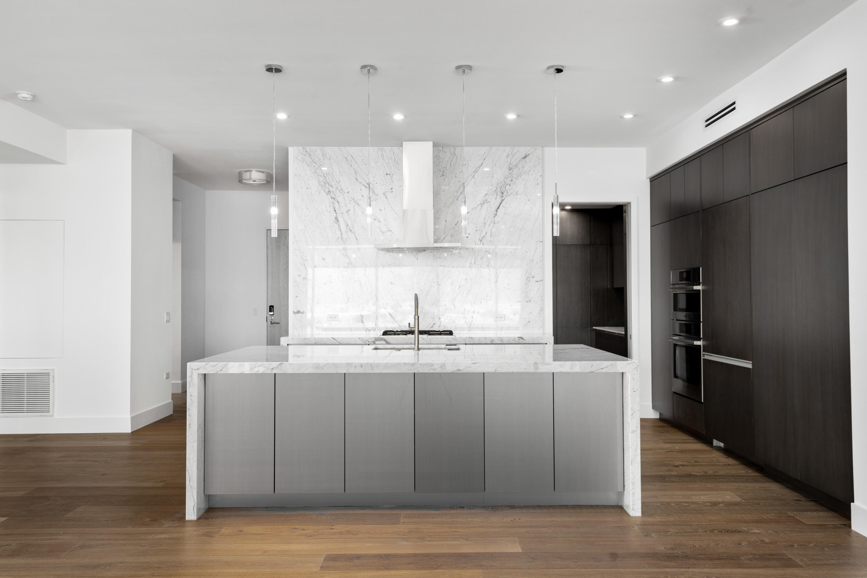 OPTIMA KIERLAND CENTER 7180 CONDOMINIUM AMD - Residential