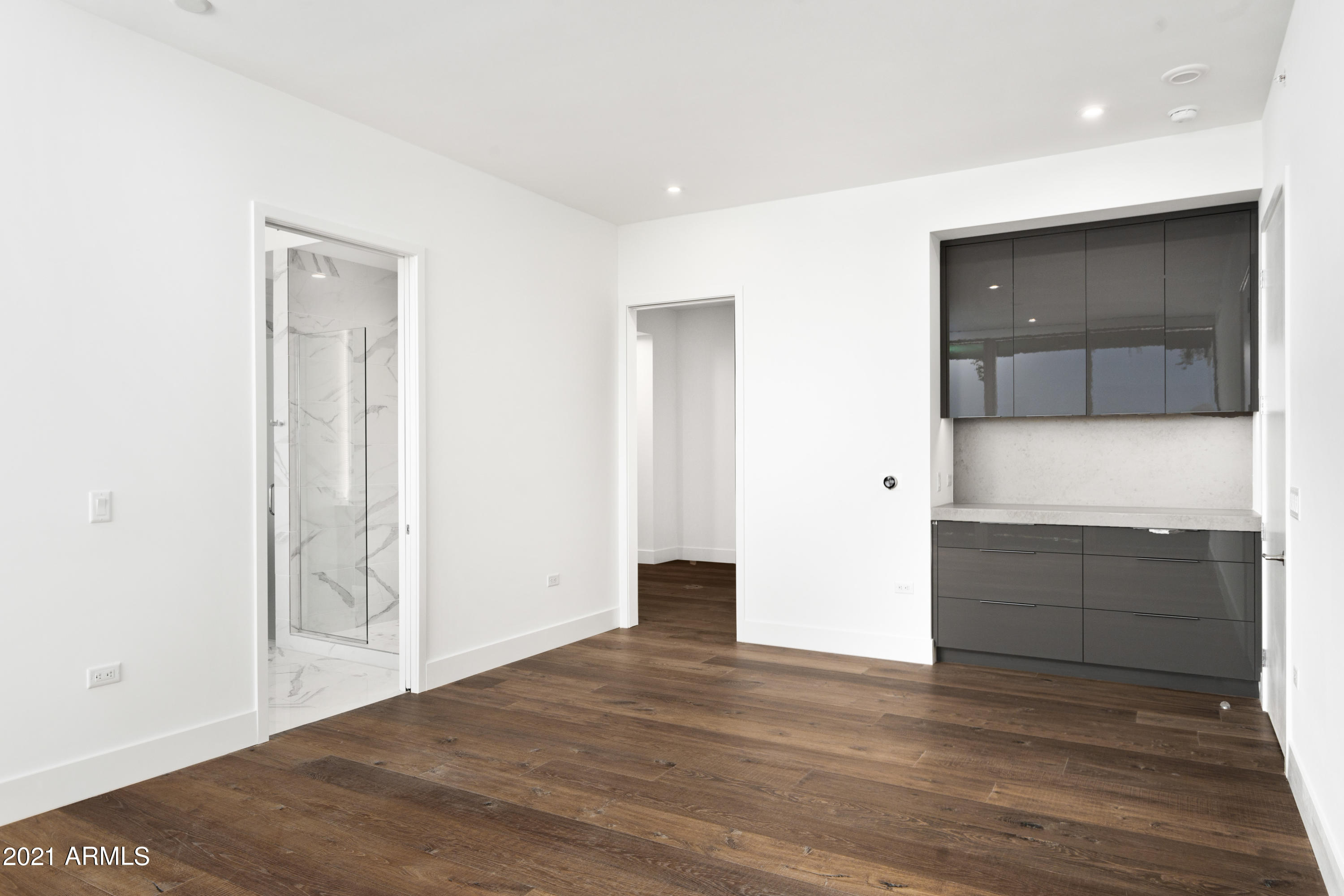 OPTIMA KIERLAND CENTER 7180 CONDOMINIUM AMD - Residential