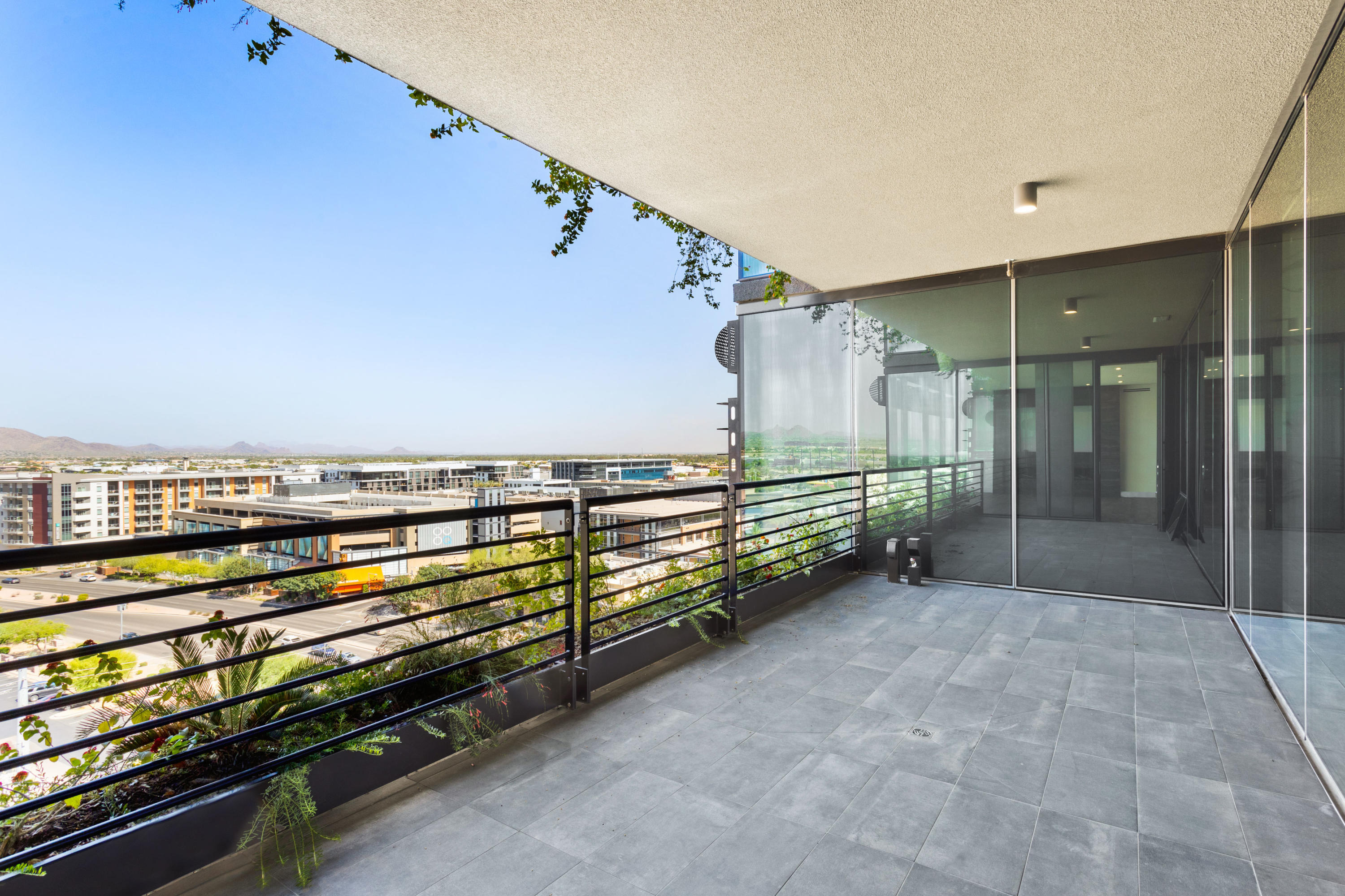 OPTIMA KIERLAND CENTER 7180 CONDOMINIUM AMD - Residential