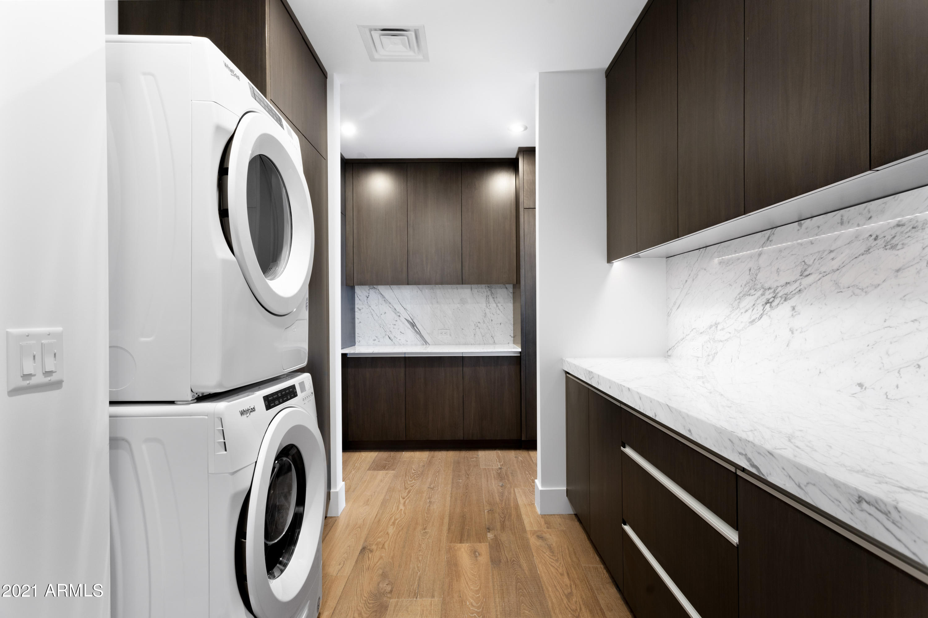 OPTIMA KIERLAND CENTER 7180 CONDOMINIUM AMD - Residential