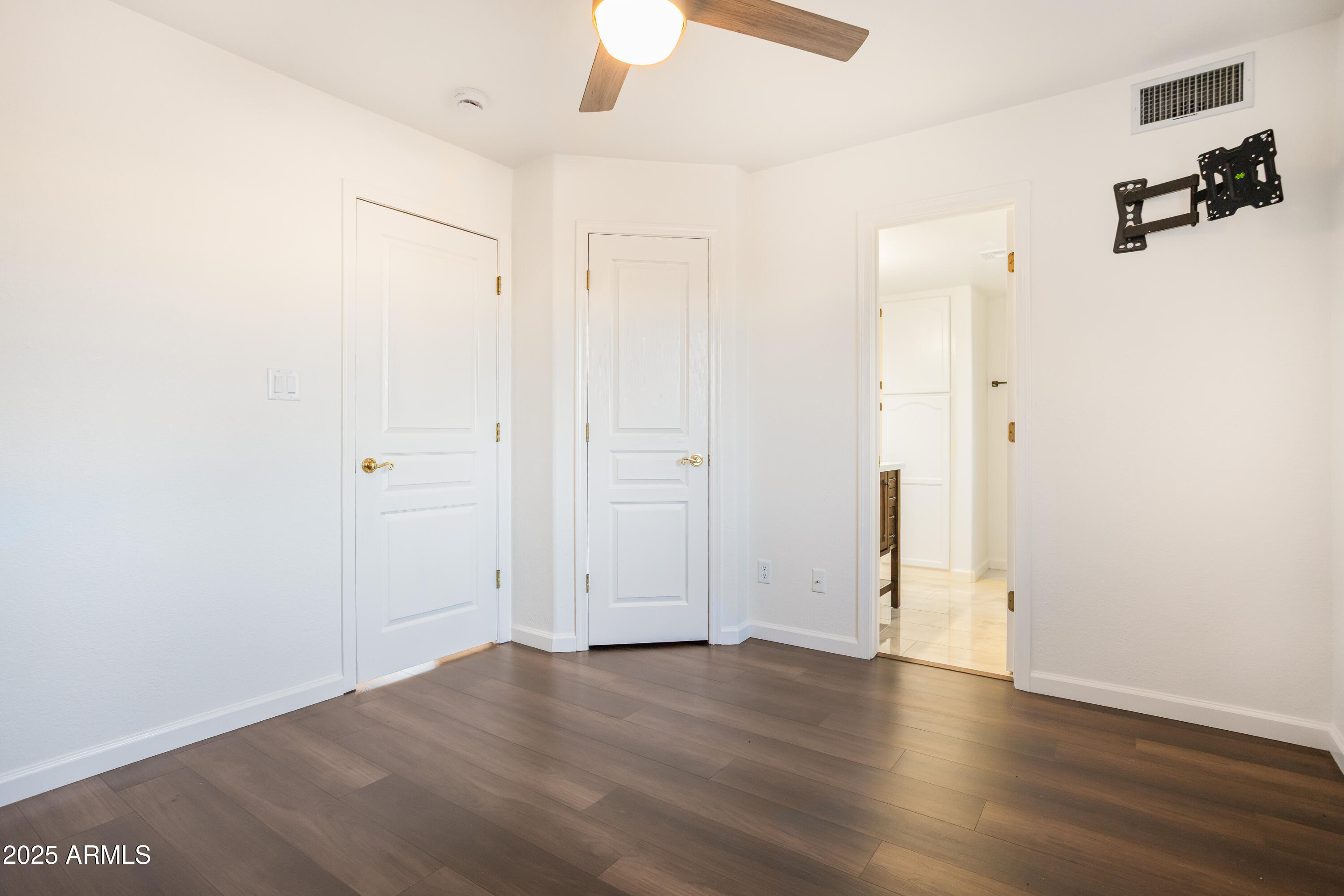 MOUNTAIN SHADOWS PHASE E - Residential